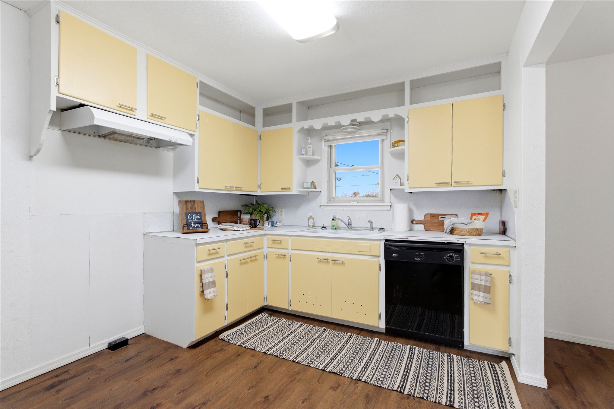 303 S Gray Place Chouteau OK 74337