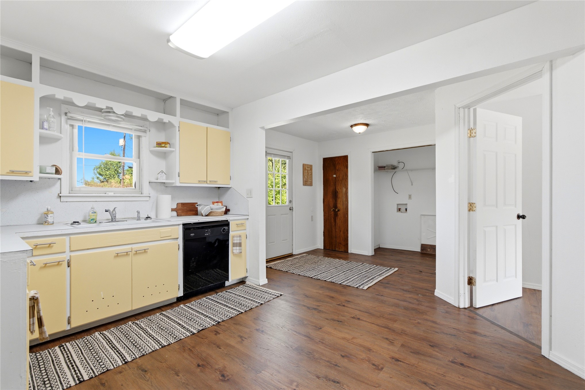 303 S Gray Place Chouteau OK 74337