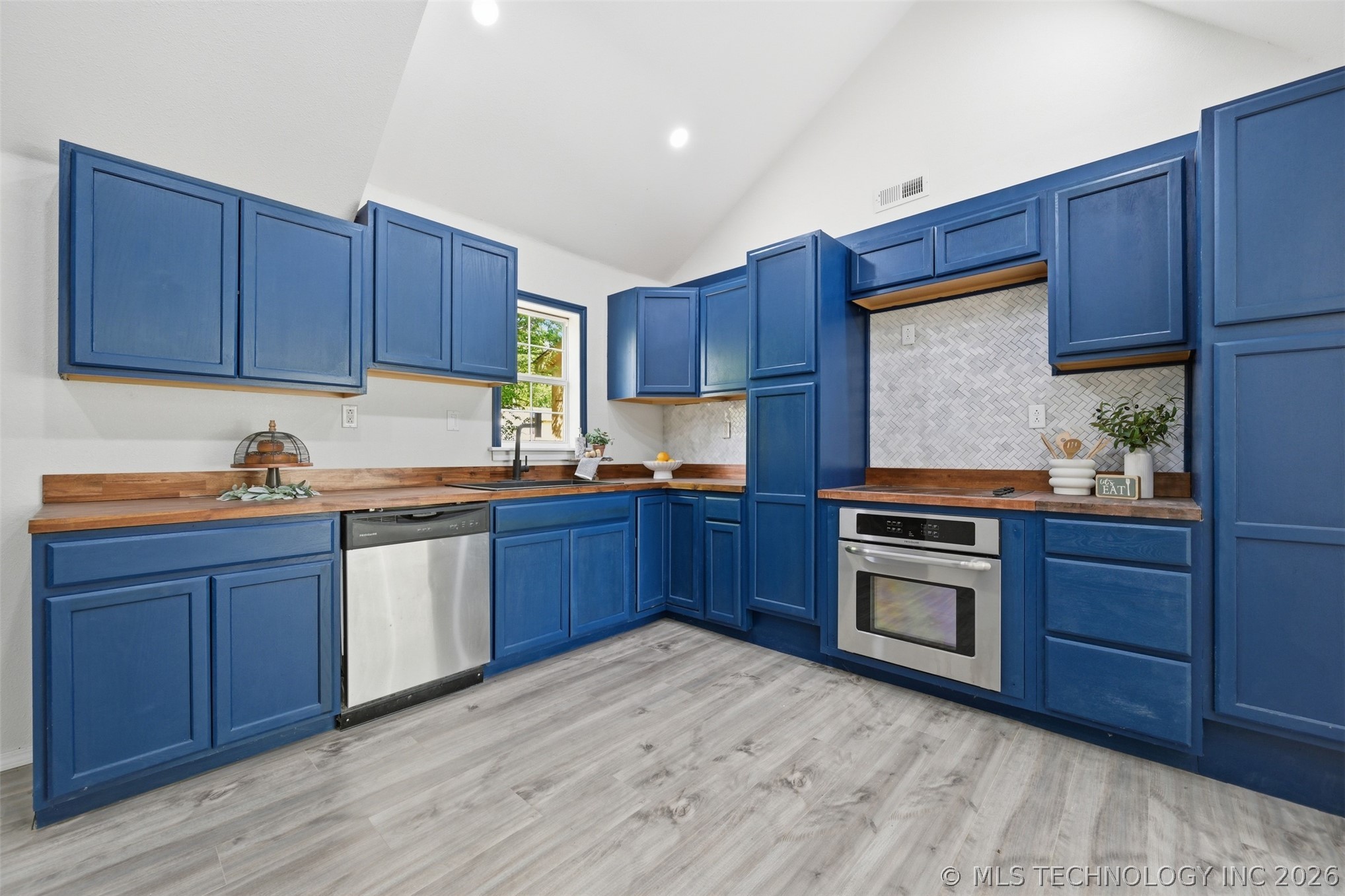 614 E Broadway Sulphur OK 73086