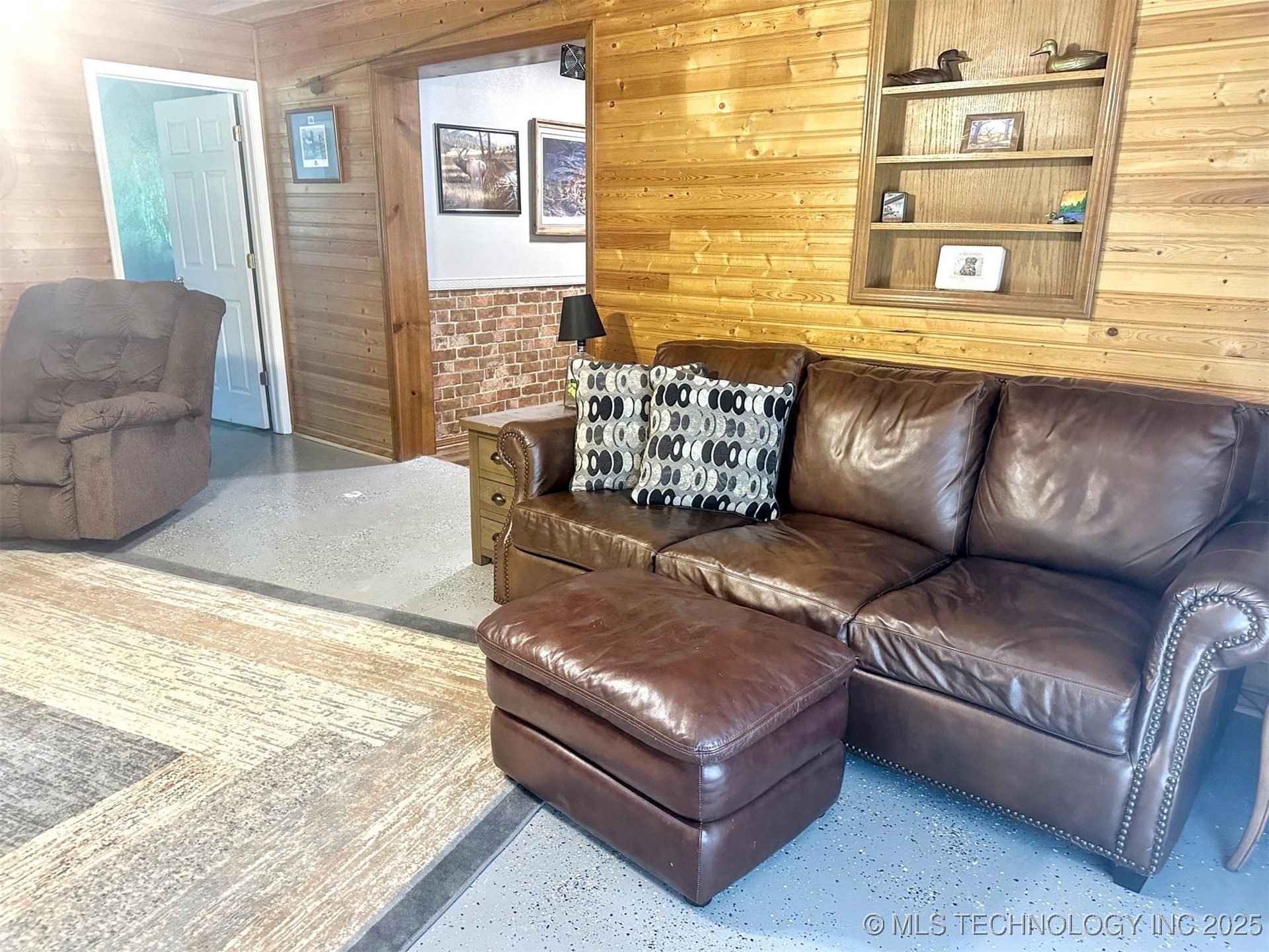 3293 W Southern Avenue Hulbert OK 74441