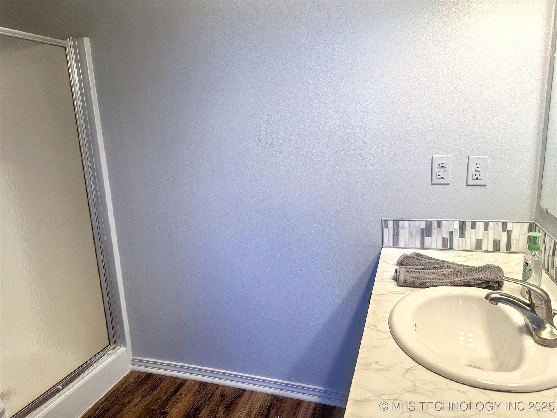 3293 W Southern Avenue Hulbert OK 74441