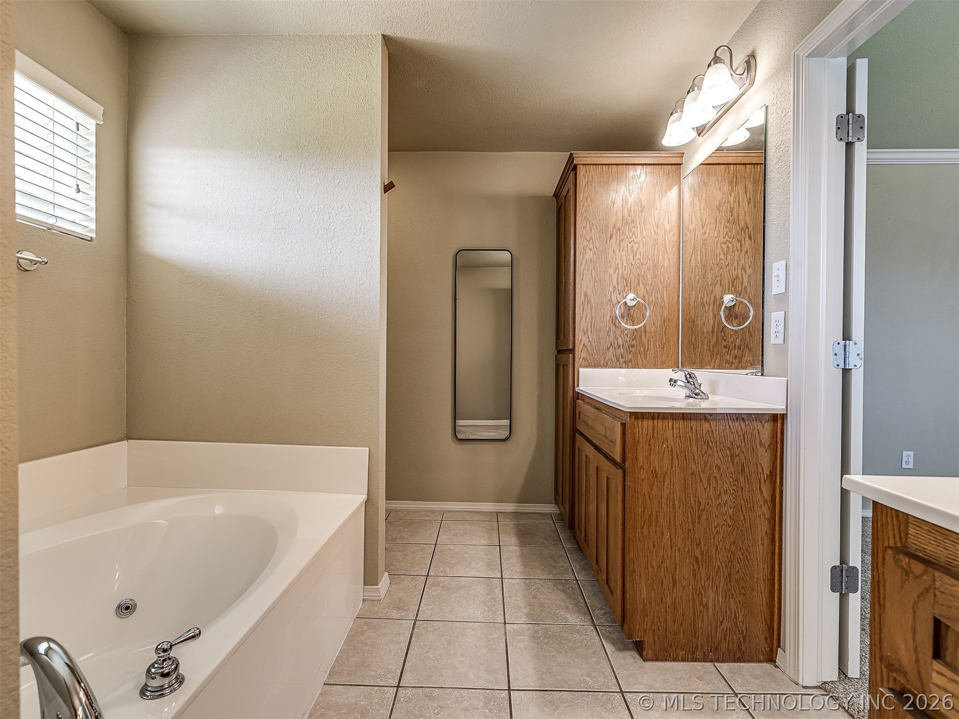2112 S Javine Court Skiatook OK 74070