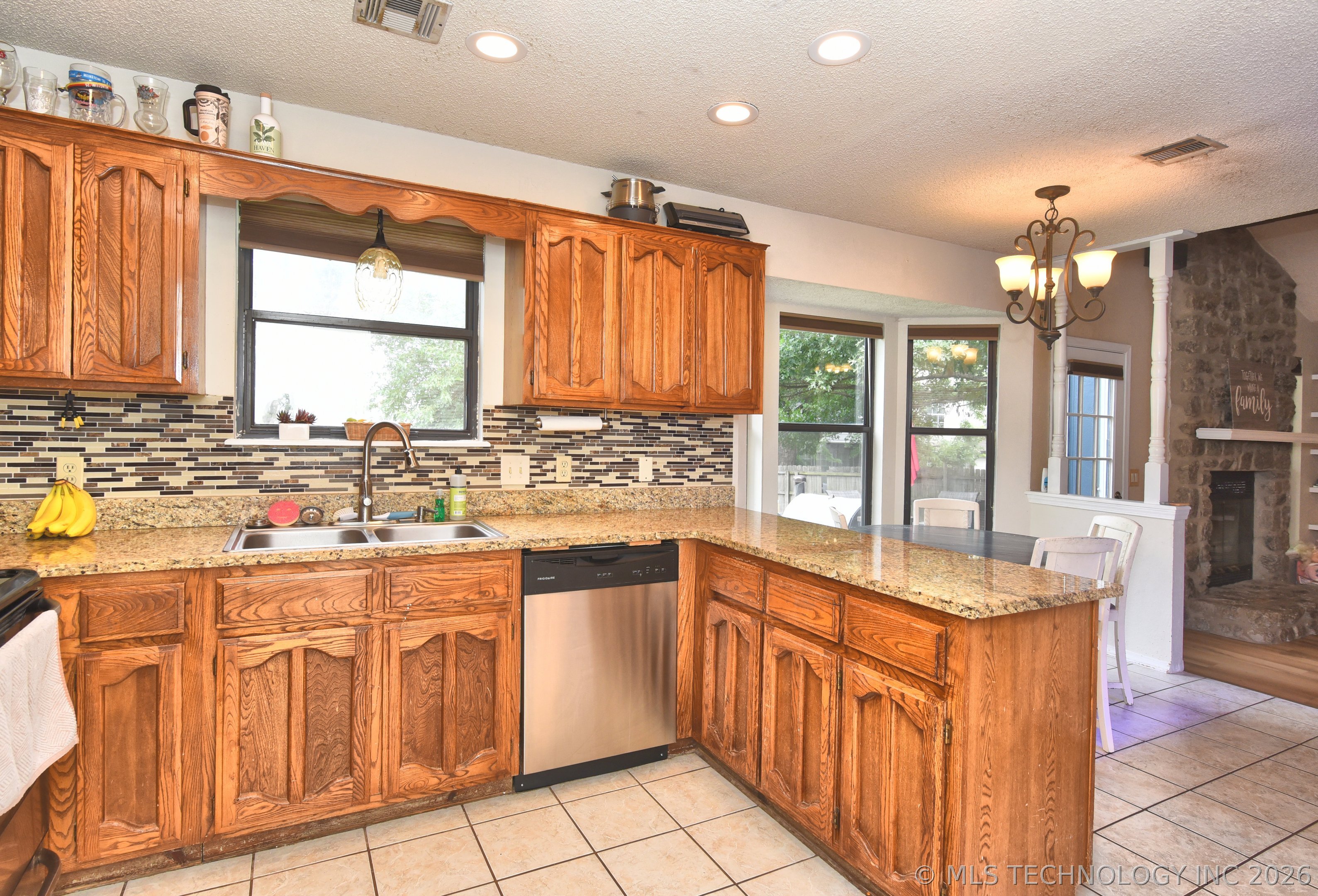 1605 W Roanoke Street Broken Arrow OK 74011