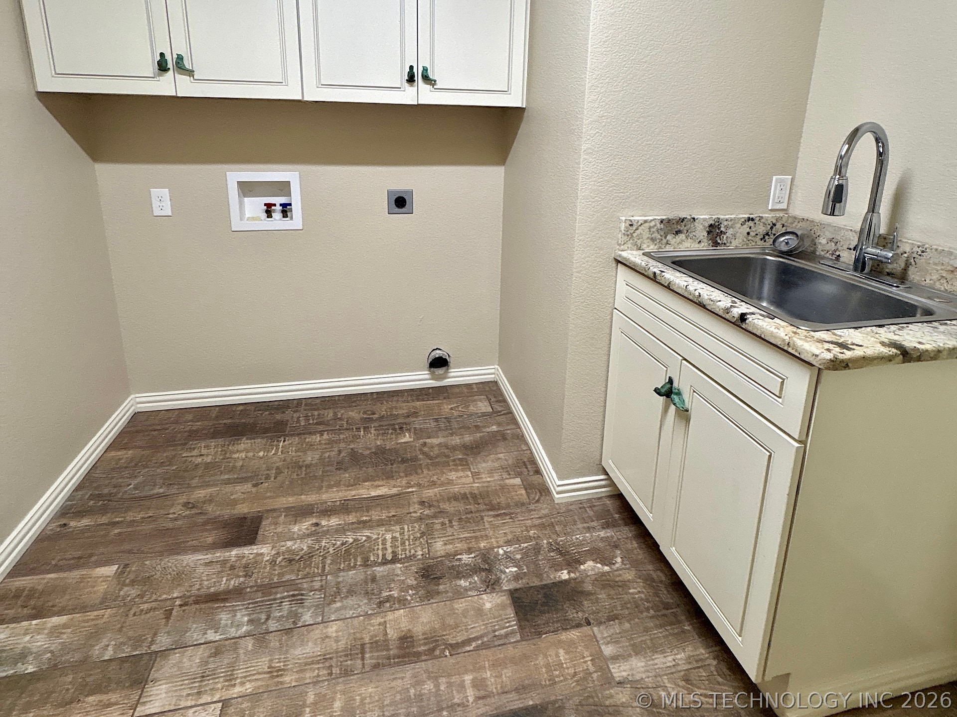 909 S Country Club Drive Cushing OK 74023