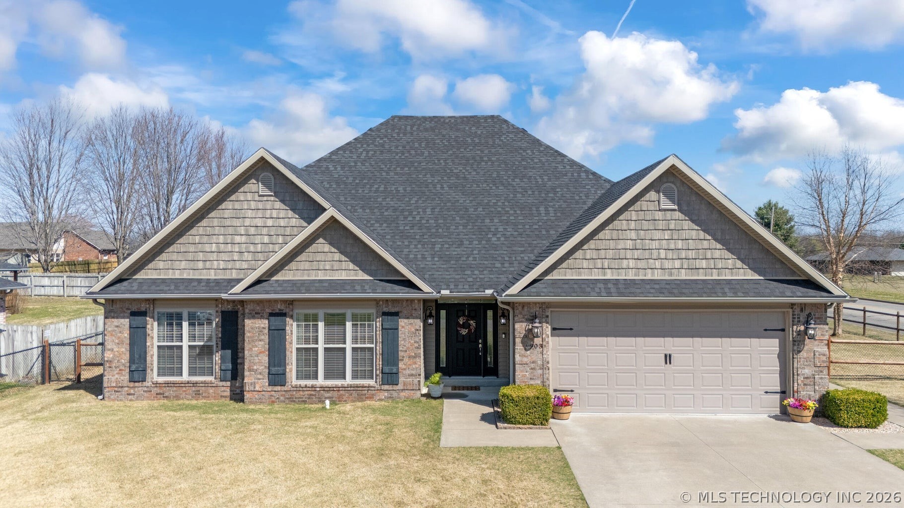 903 E 10th Street Grove OK 74344