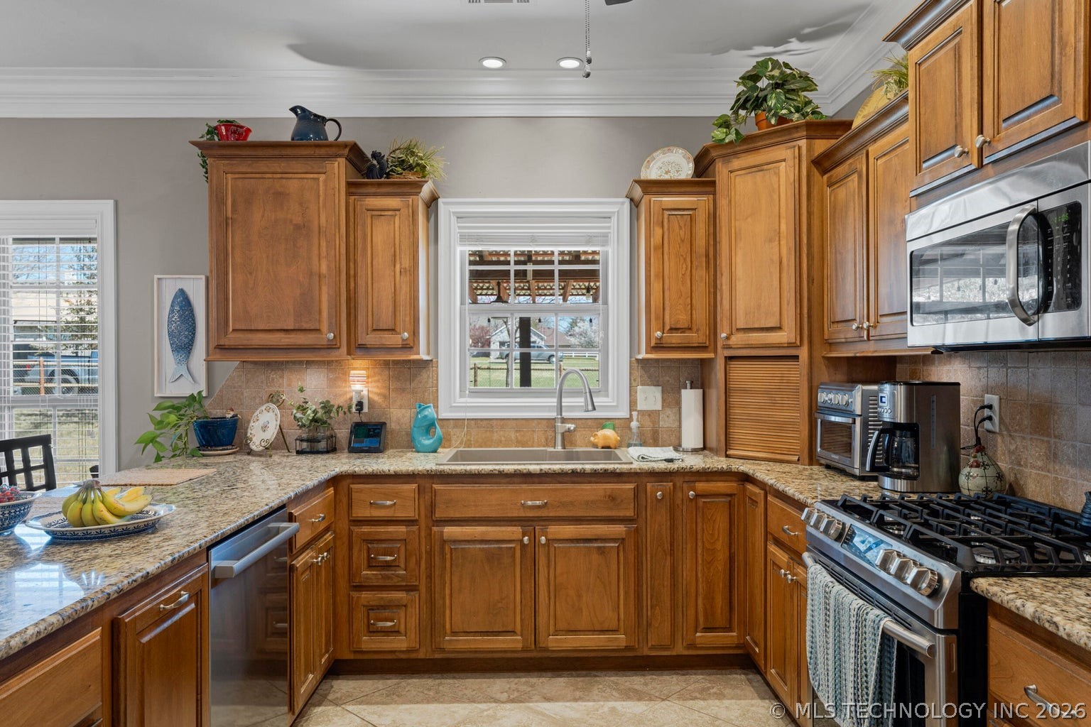903 E 10th Street Grove OK 74344