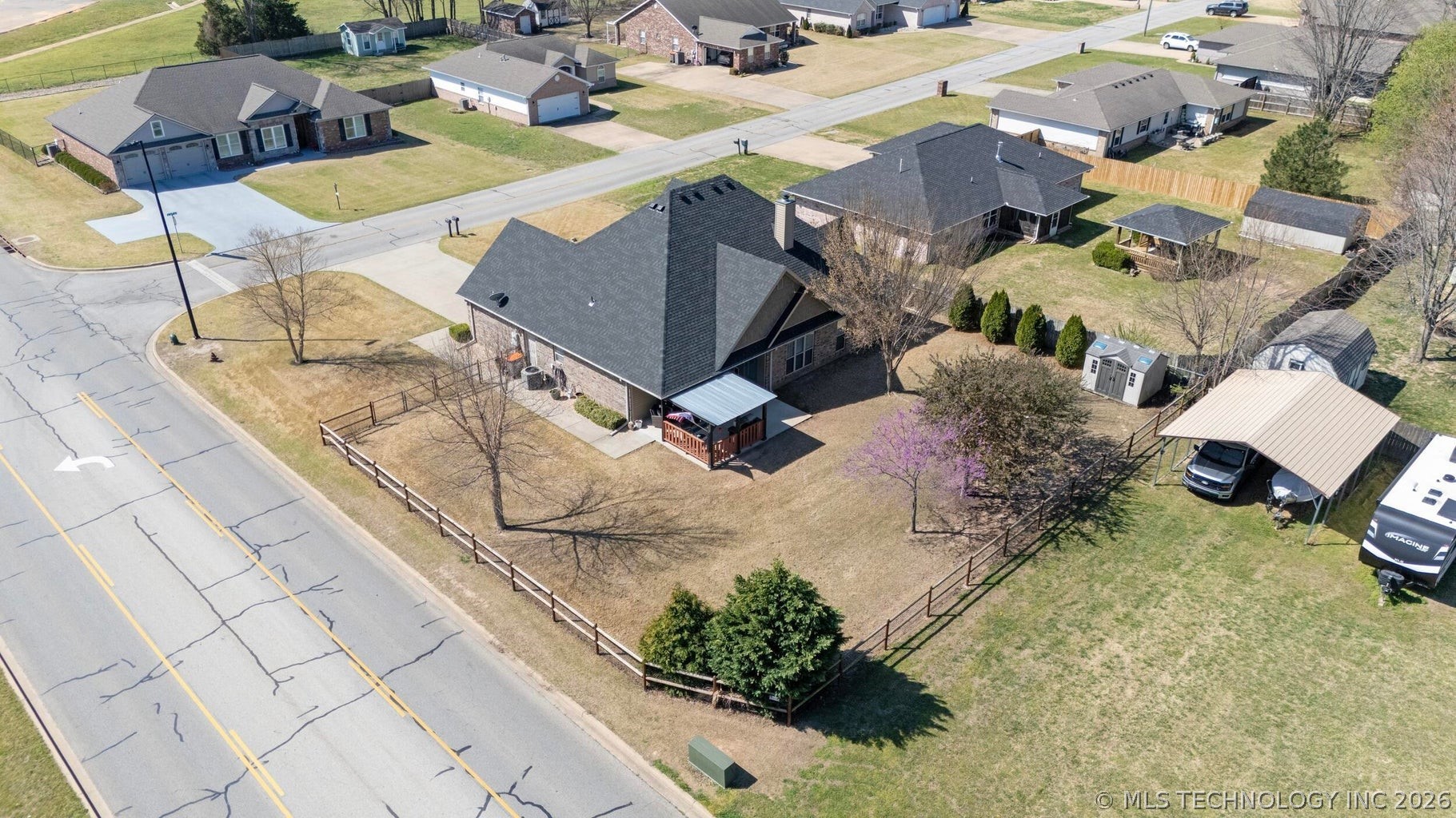 903 E 10th Street Grove OK 74344