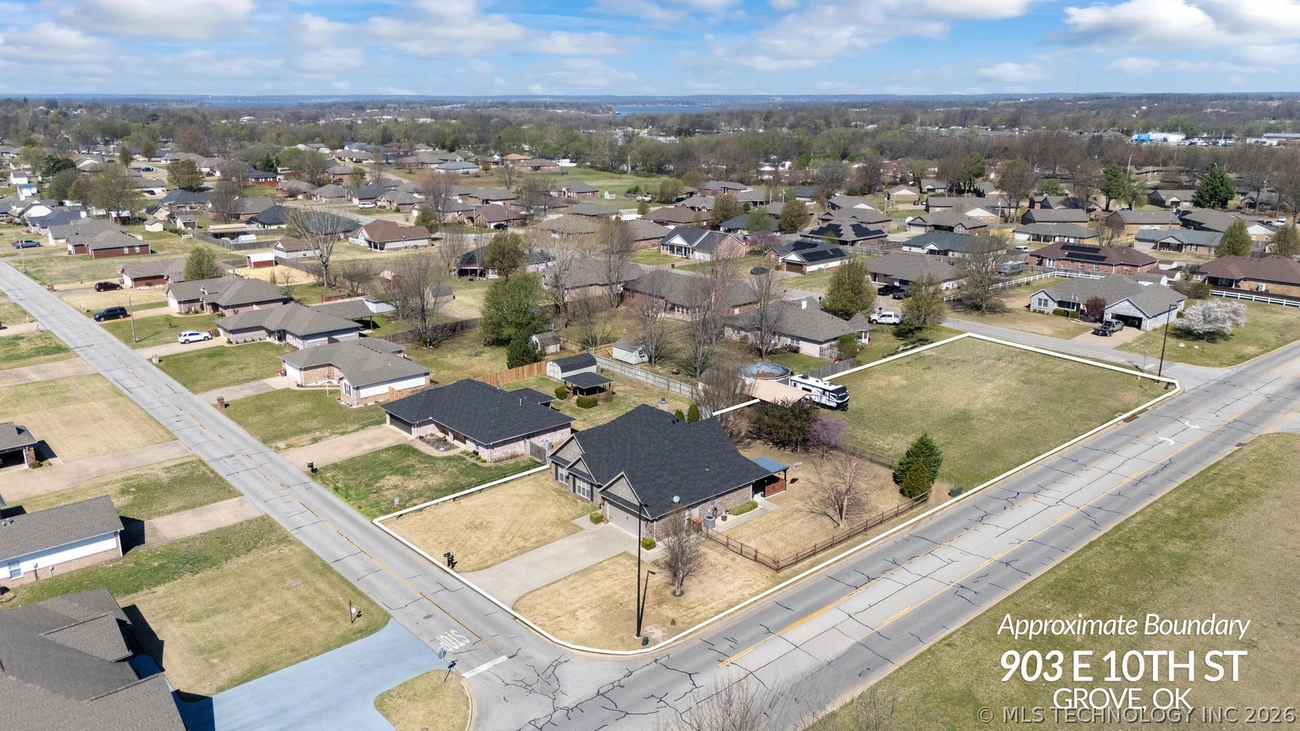 903 E 10th Street Grove OK 74344