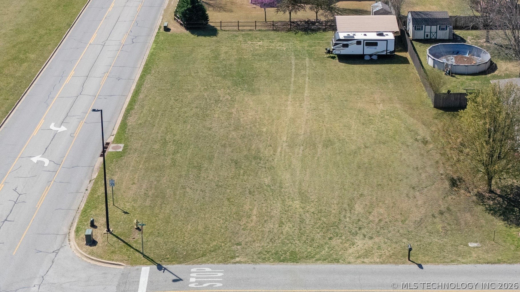 903 E 10th Street Grove OK 74344