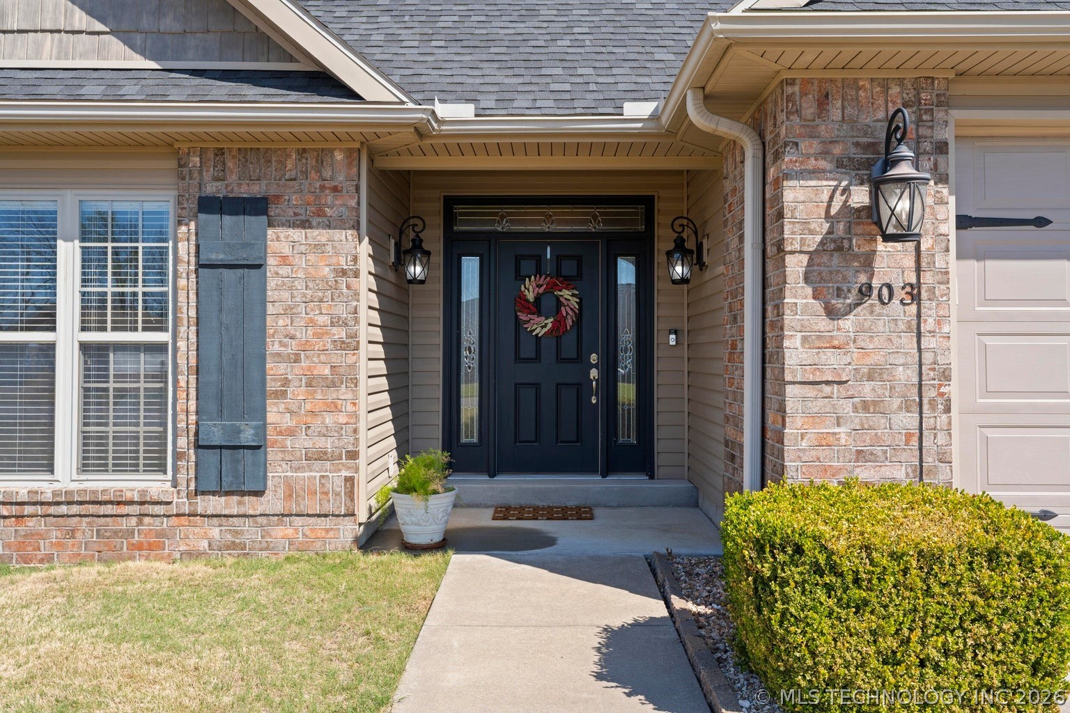 903 E 10th Street Grove OK 74344