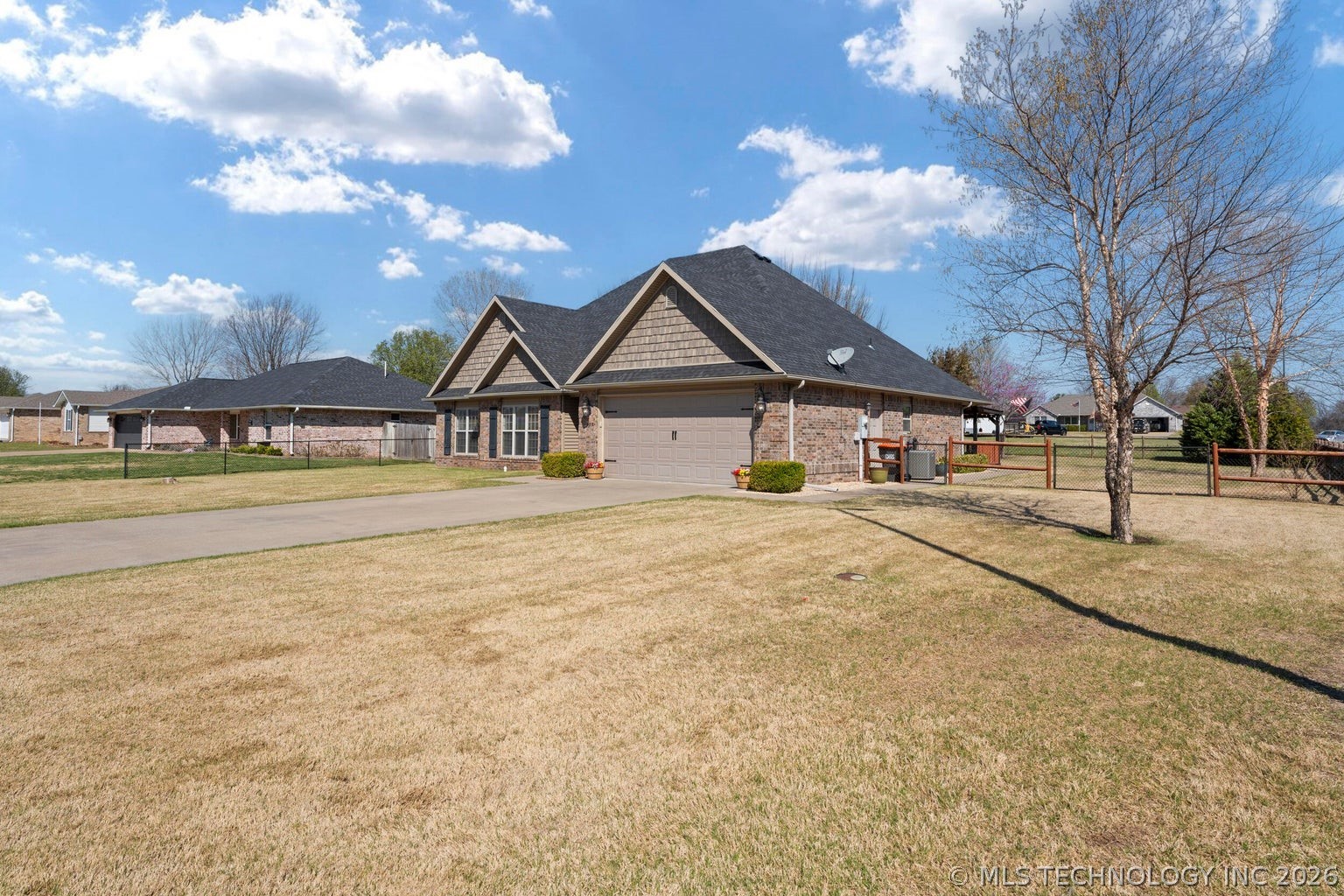 903 E 10th Street Grove OK 74344