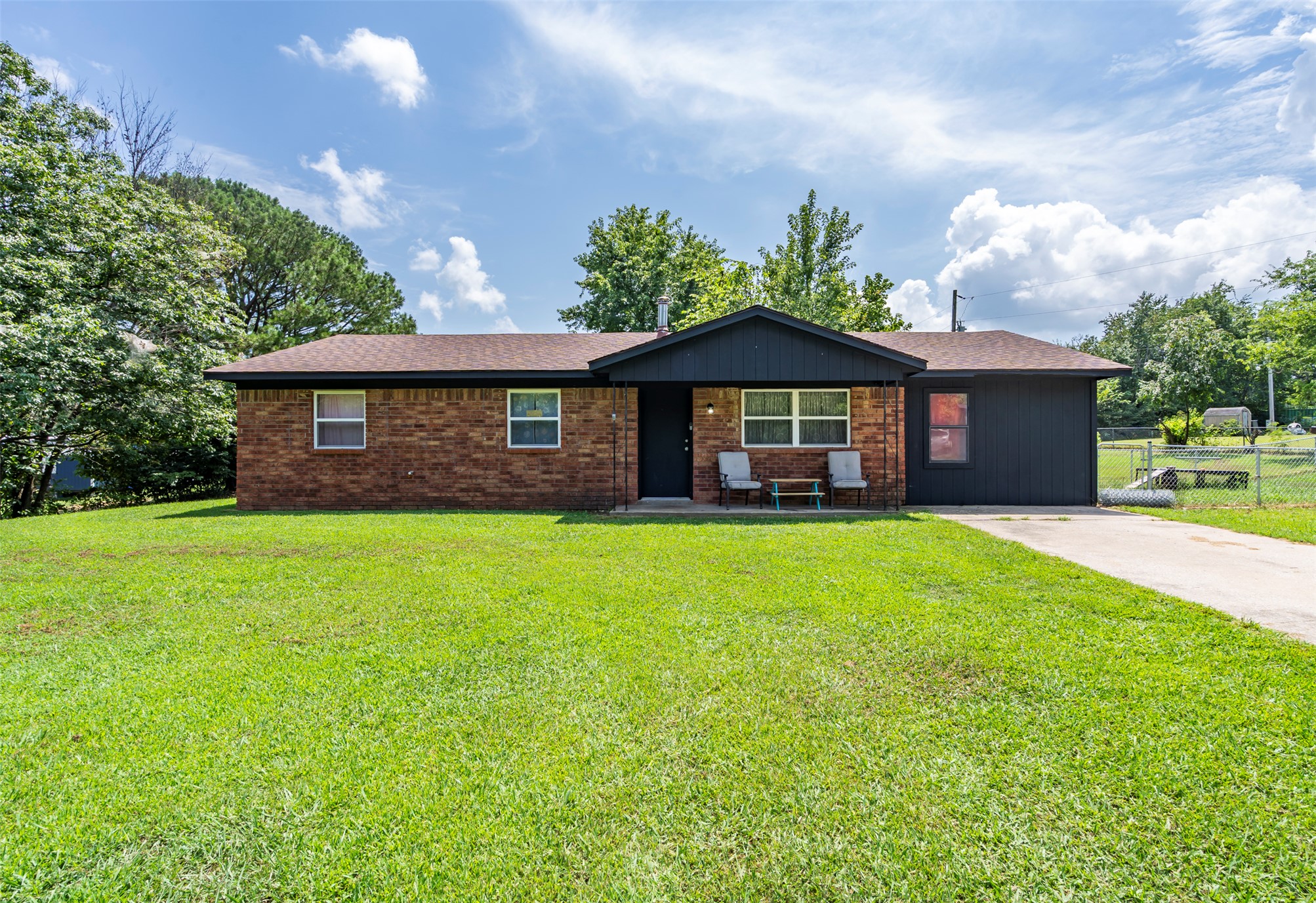 427 W Walnut Avenue Oaks OK 74359