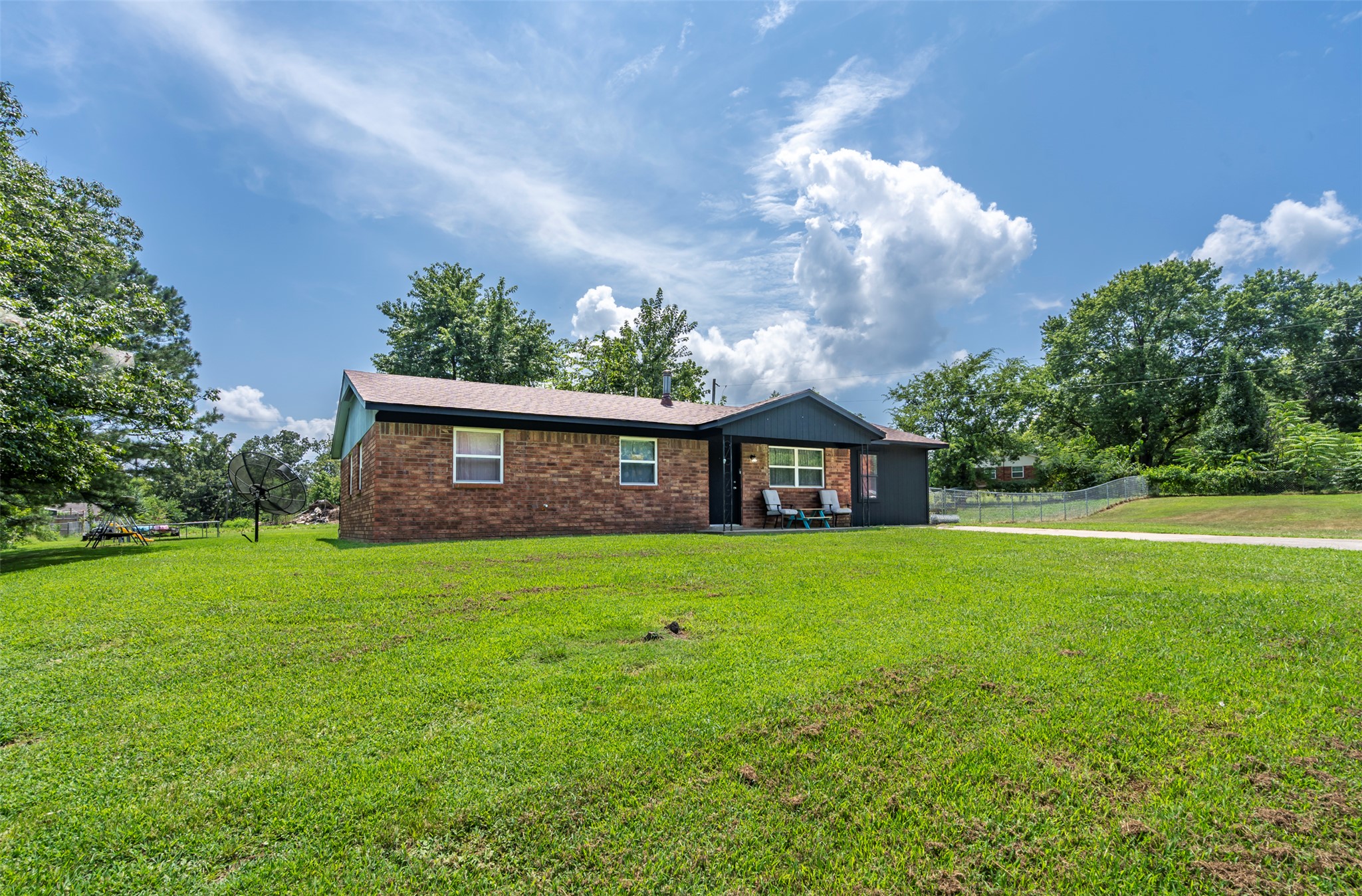 427 W Walnut Avenue Oaks OK 74359