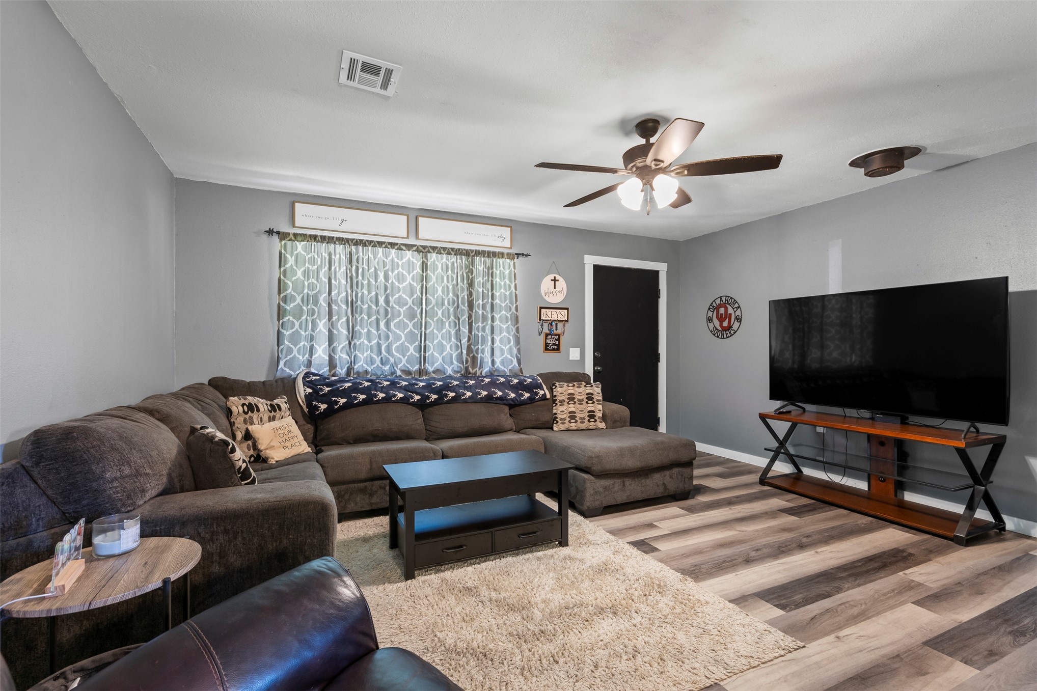 427 W Walnut Avenue Oaks OK 74359