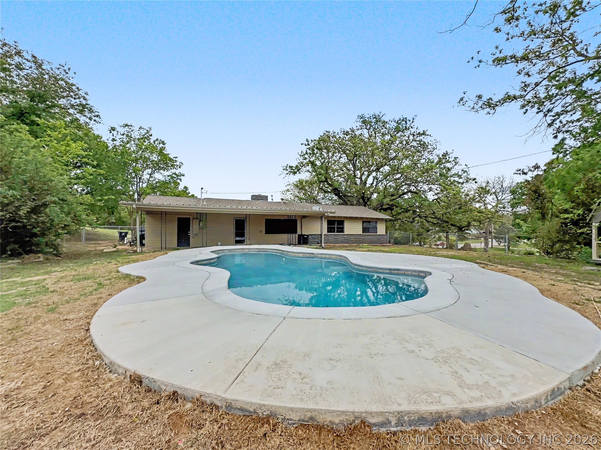 1421 E 18th Ada OK 74820