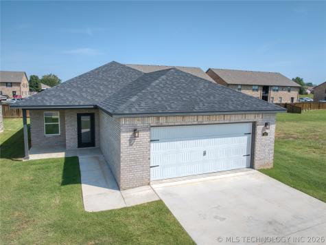212 Cottonwood Street Calera OK 74730