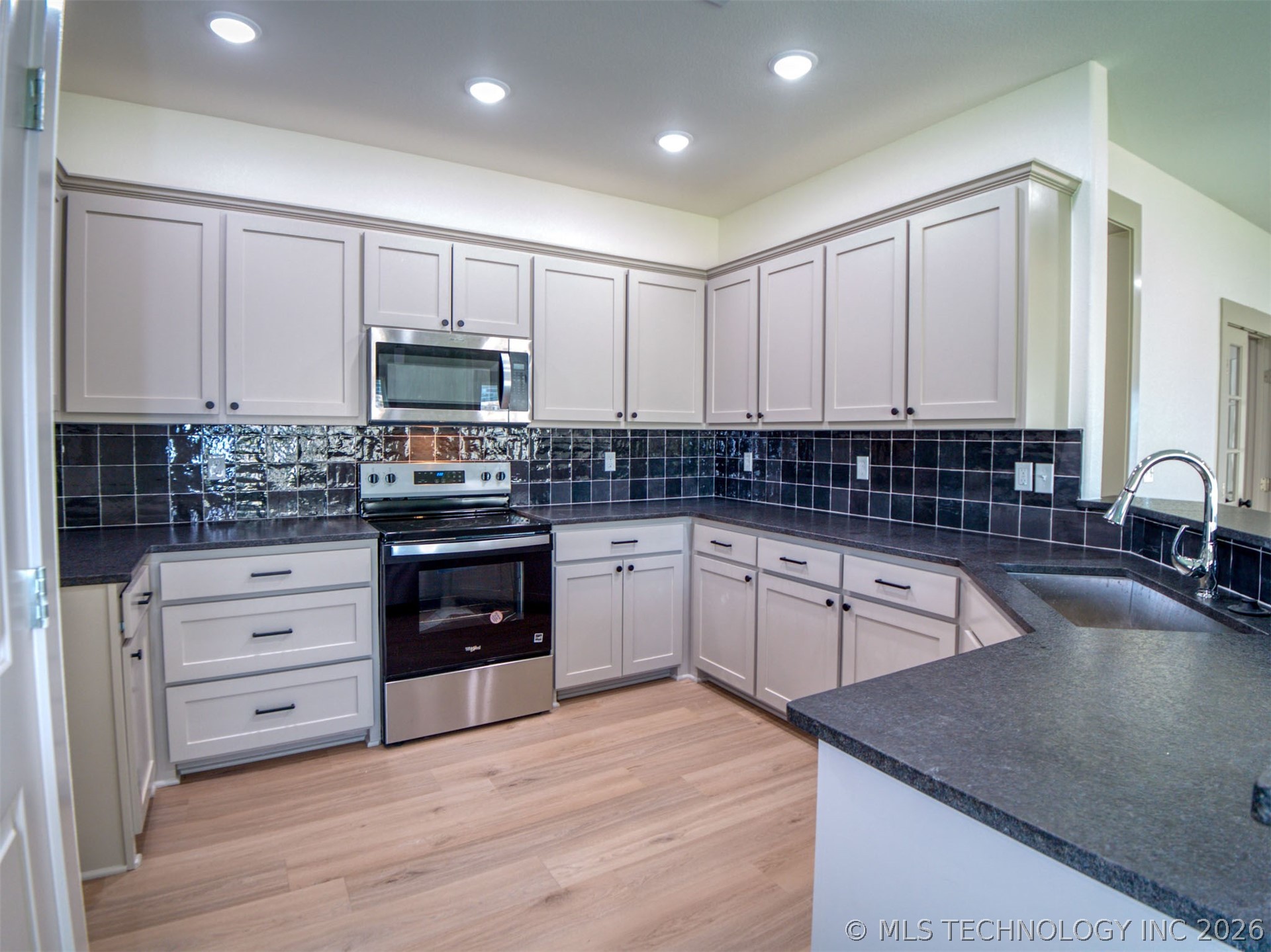 212 Cottonwood Street Calera OK 74730