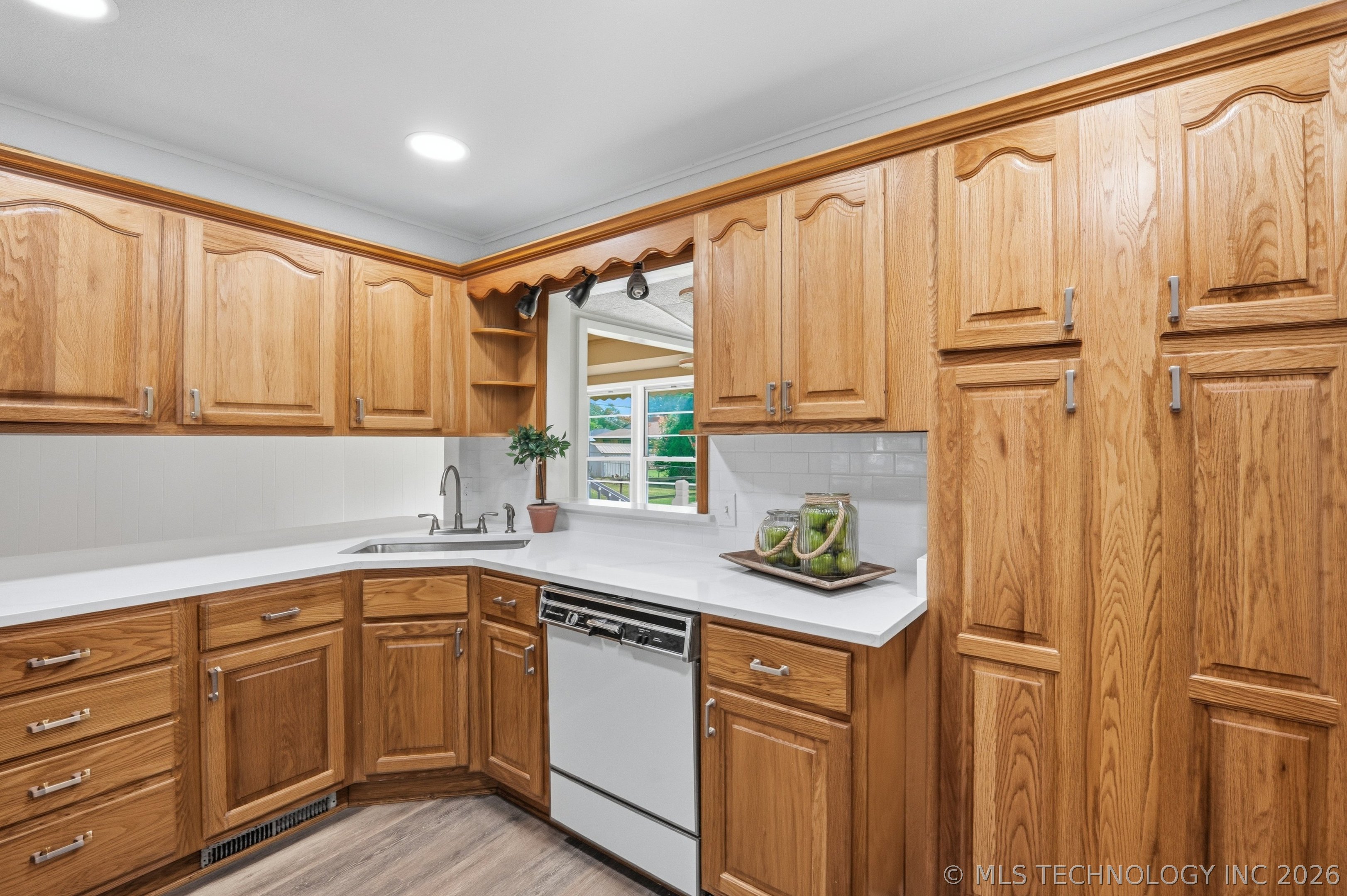 4132 E 36th Place Tulsa OK 74135