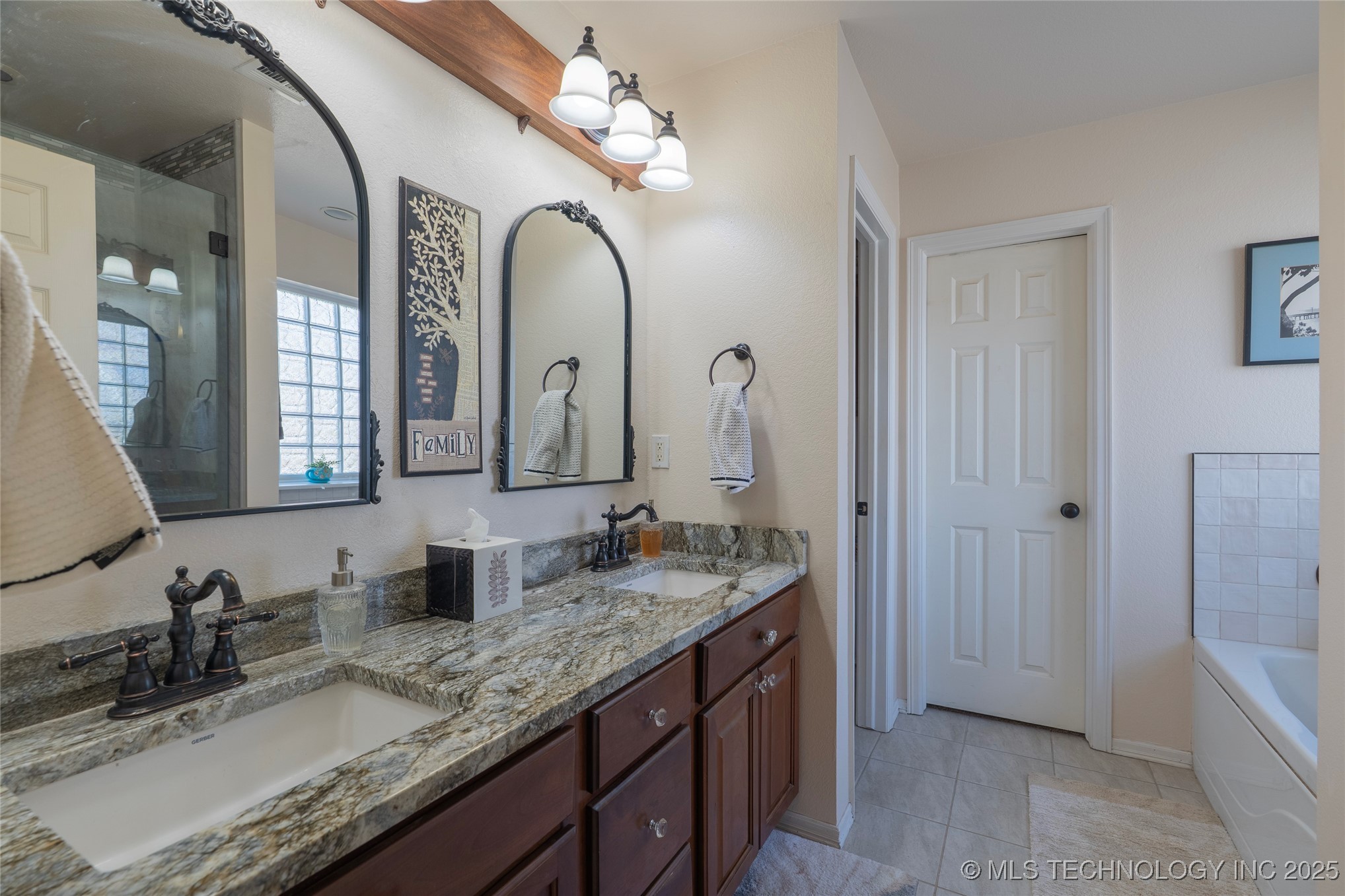 1102 S Catalina Drive Oologah OK 74053
