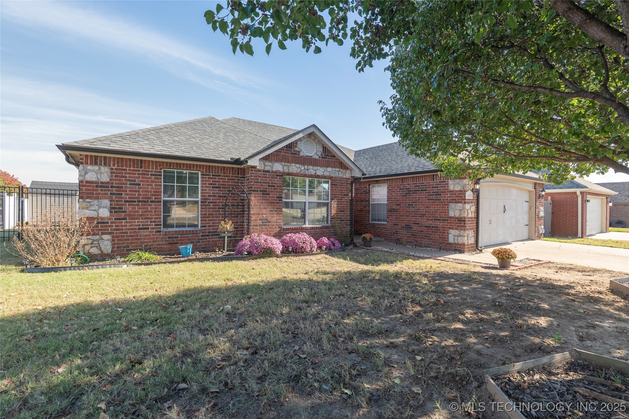 1102 S Catalina Drive Oologah OK 74053