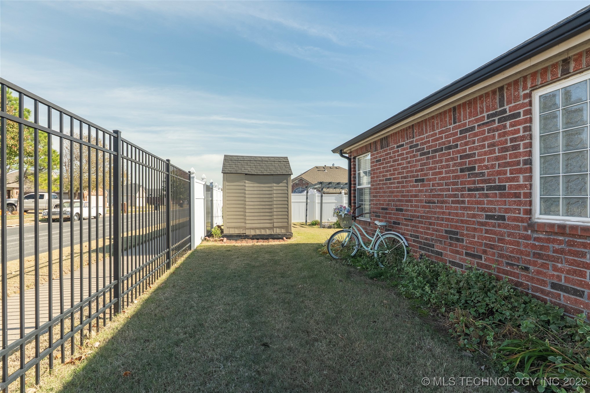 1102 S Catalina Drive Oologah OK 74053