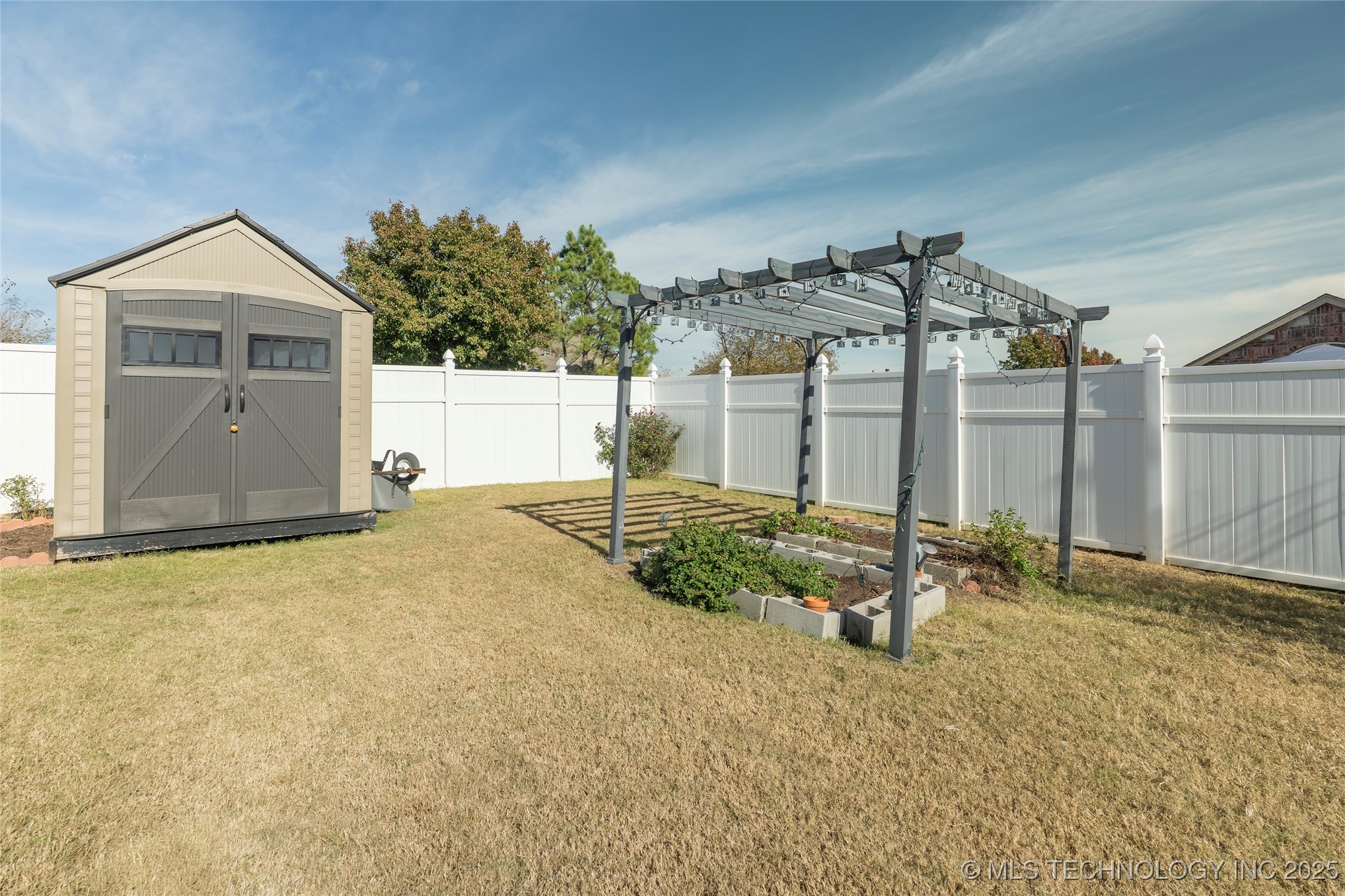 1102 S Catalina Drive Oologah OK 74053