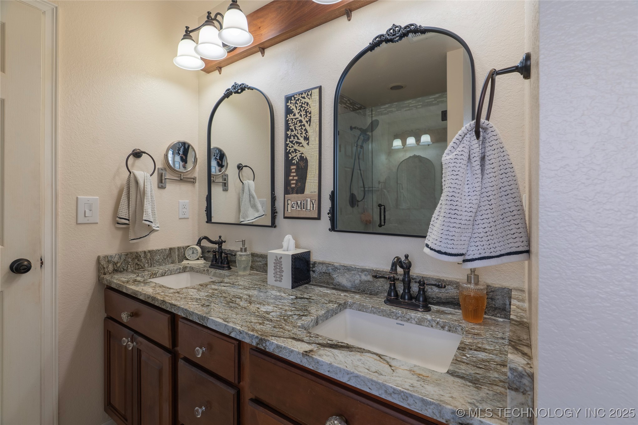 1102 S Catalina Drive Oologah OK 74053