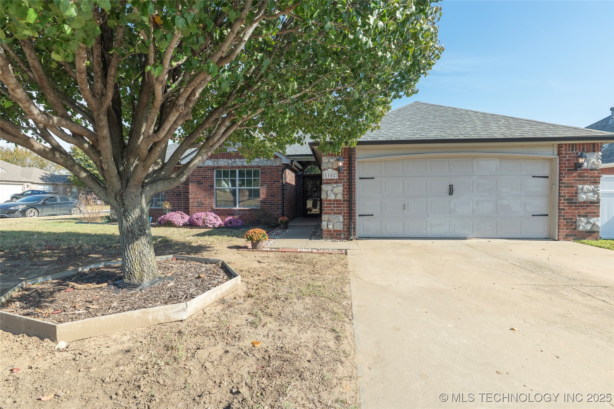 1102 S Catalina Drive Oologah OK 74053