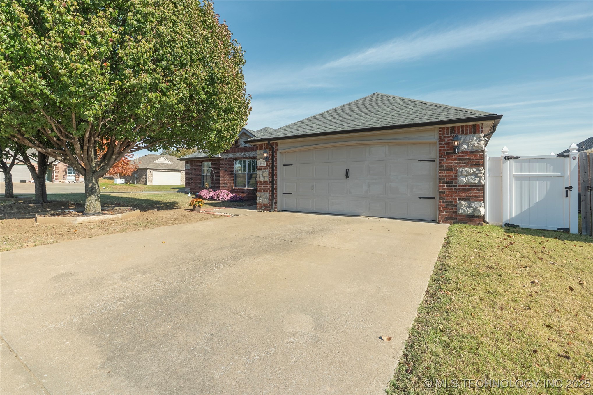 1102 S Catalina Drive Oologah OK 74053