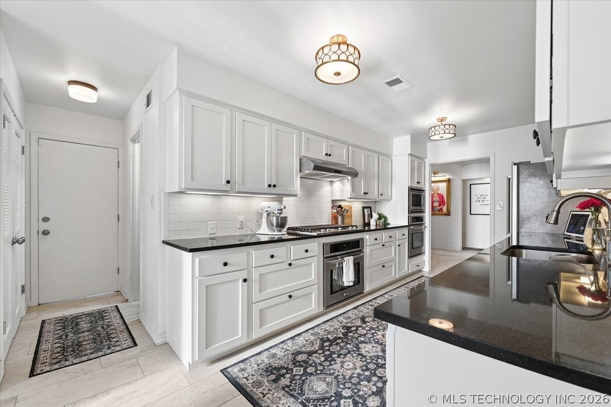 3813 E 64th Place Tulsa OK 74136