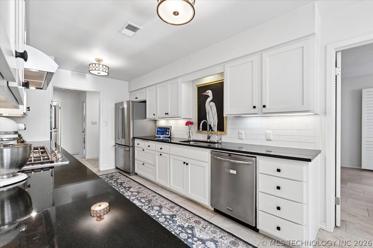 3813 E 64th Place Tulsa OK 74136