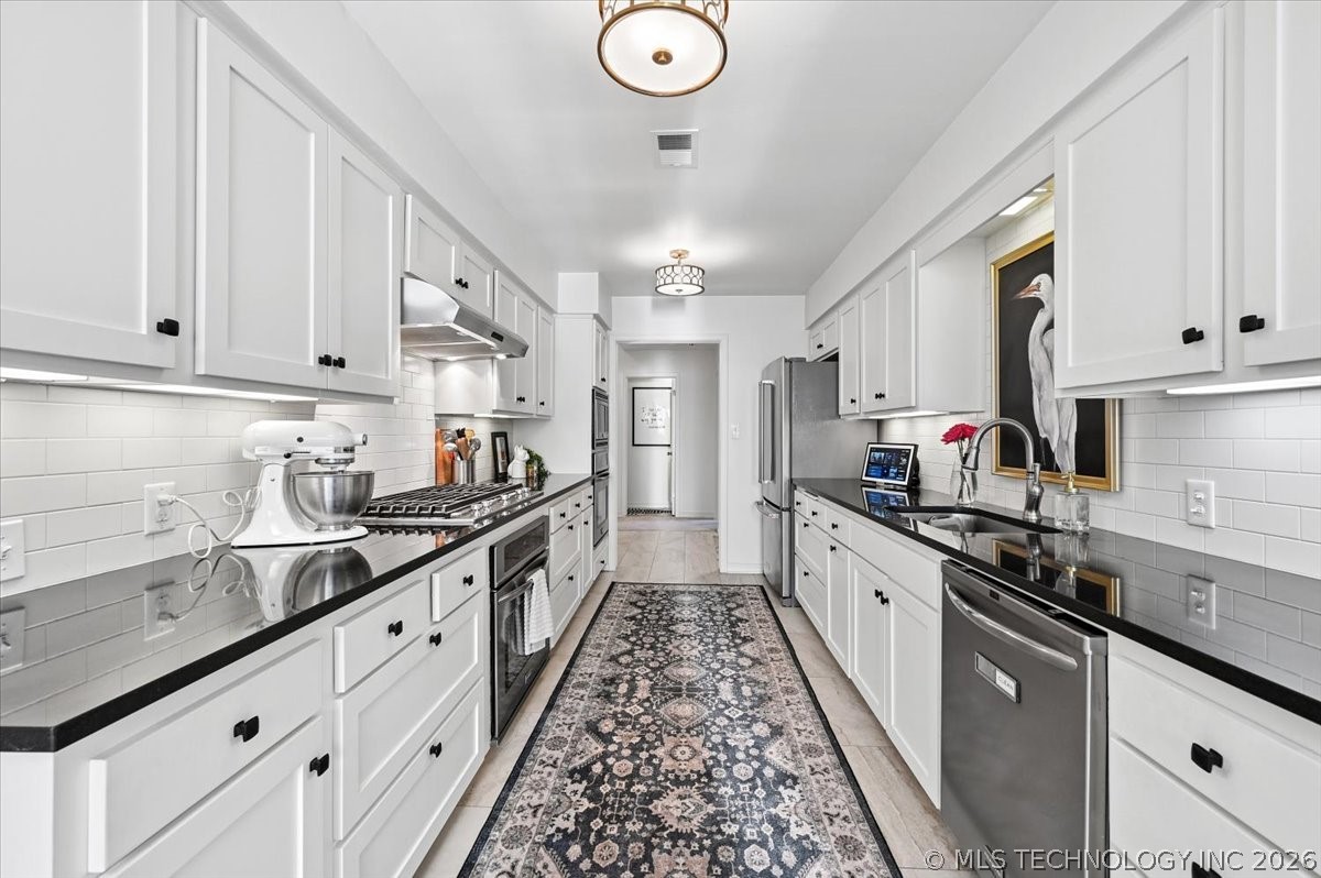 3813 E 64th Place Tulsa OK 74136