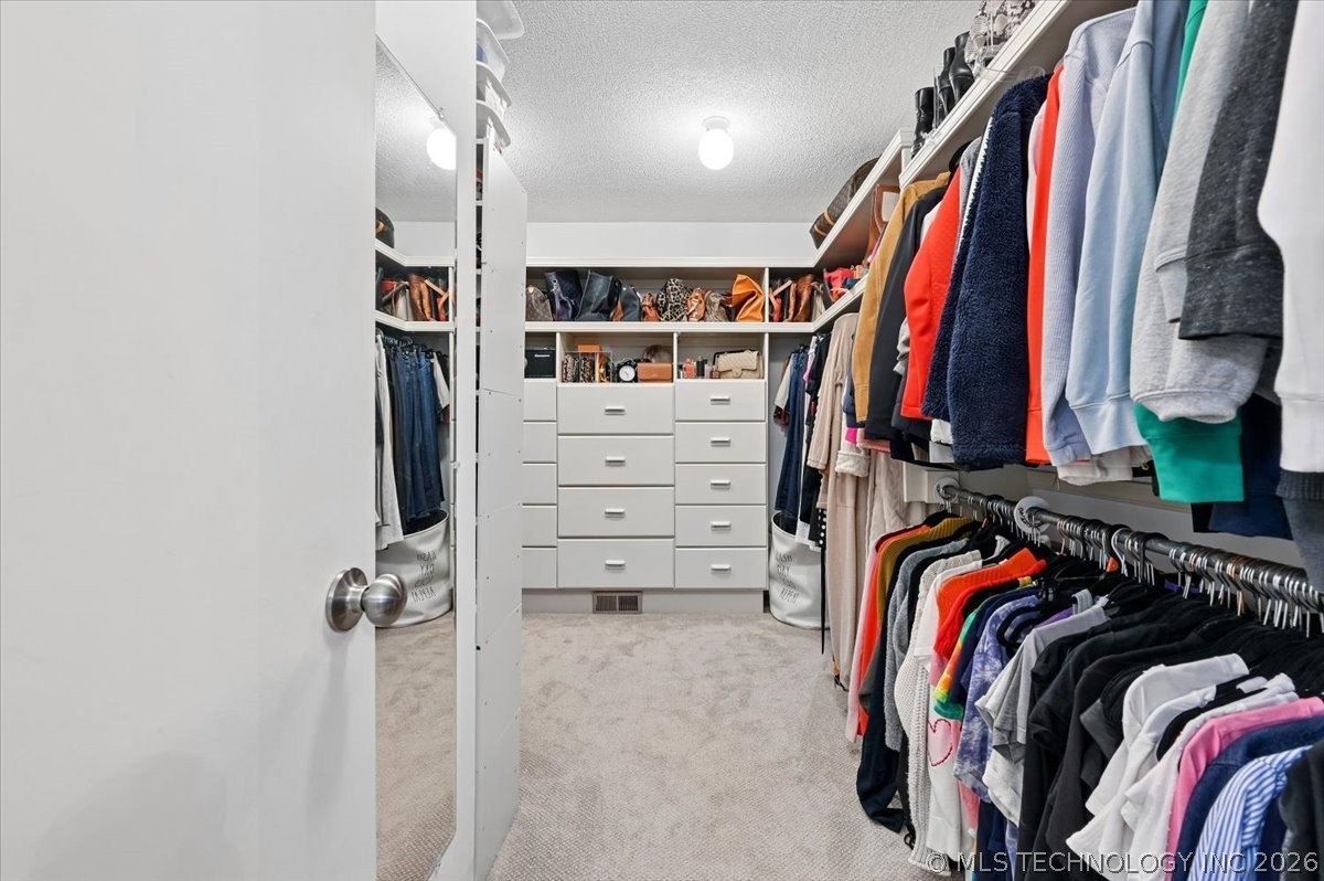 3813 E 64th Place Tulsa OK 74136