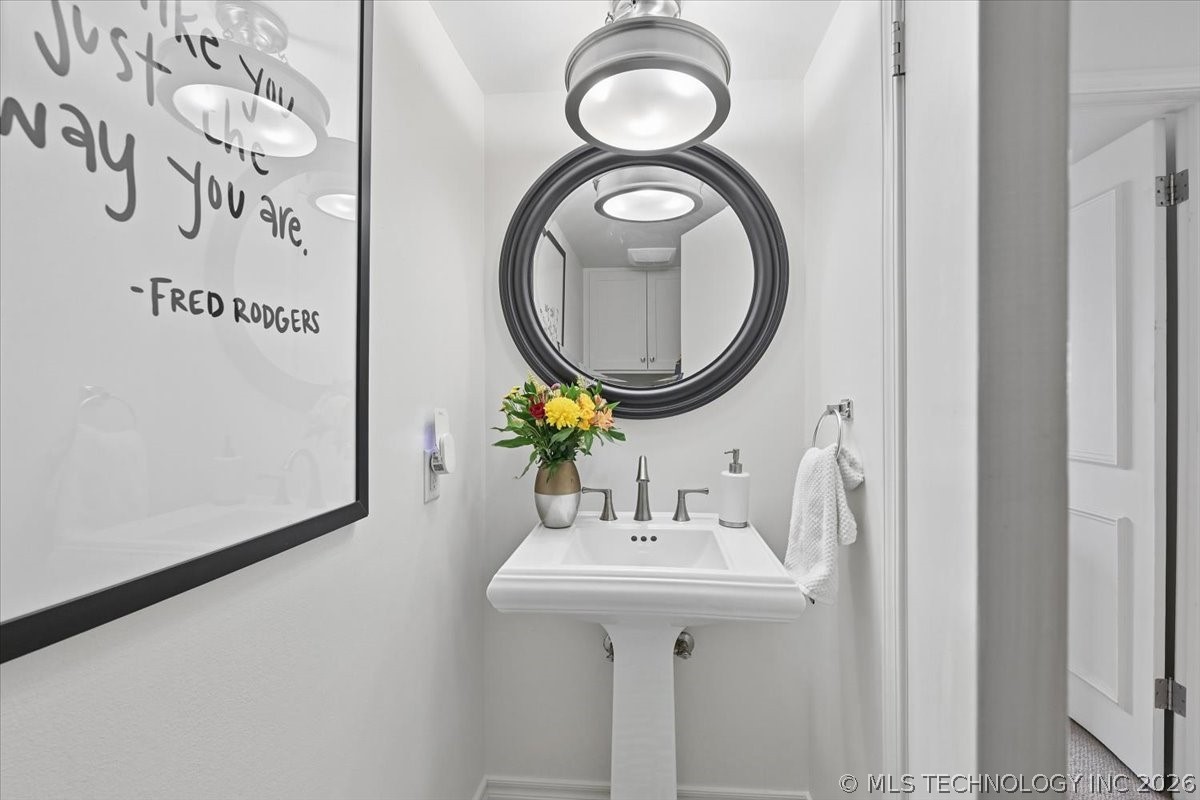 3813 E 64th Place Tulsa OK 74136