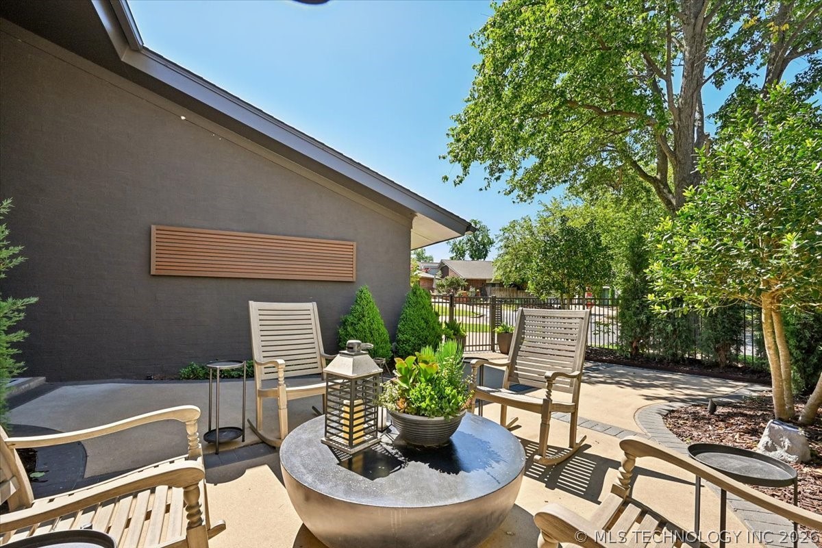 3813 E 64th Place Tulsa OK 74136