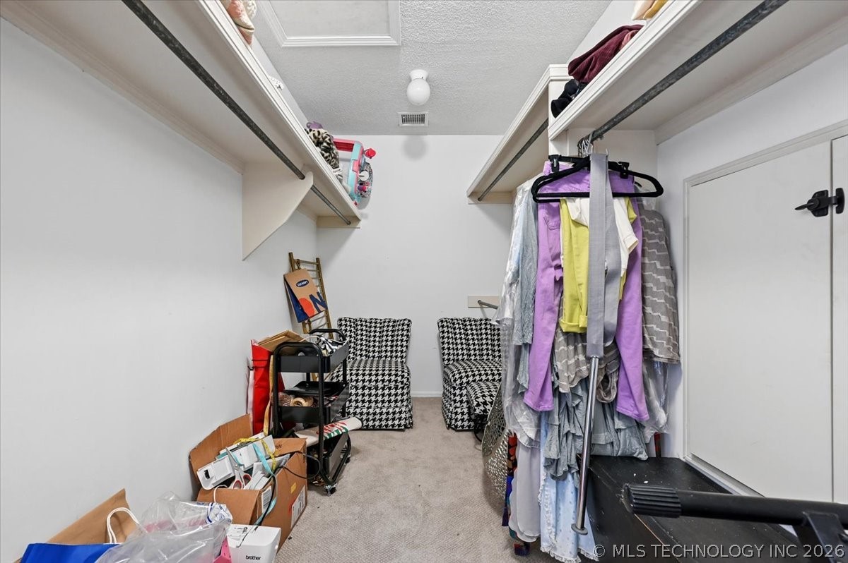 3813 E 64th Place Tulsa OK 74136