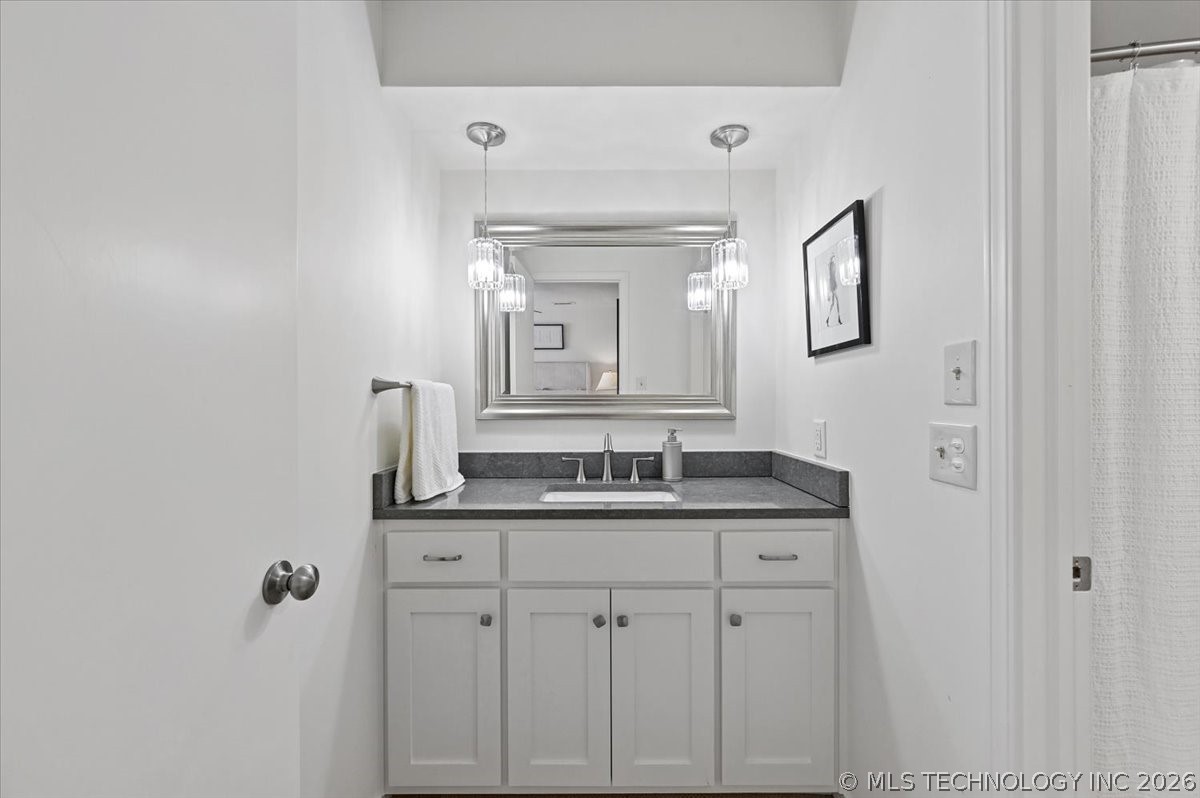 3813 E 64th Place Tulsa OK 74136