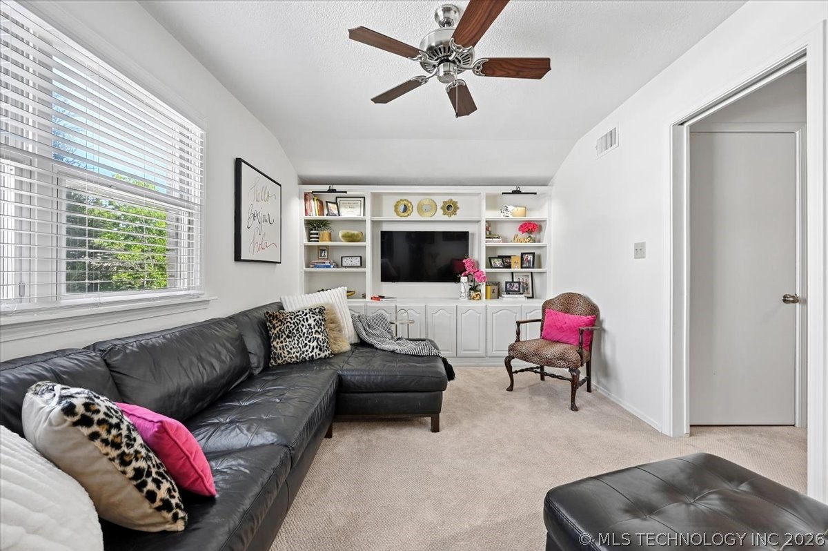 3813 E 64th Place Tulsa OK 74136