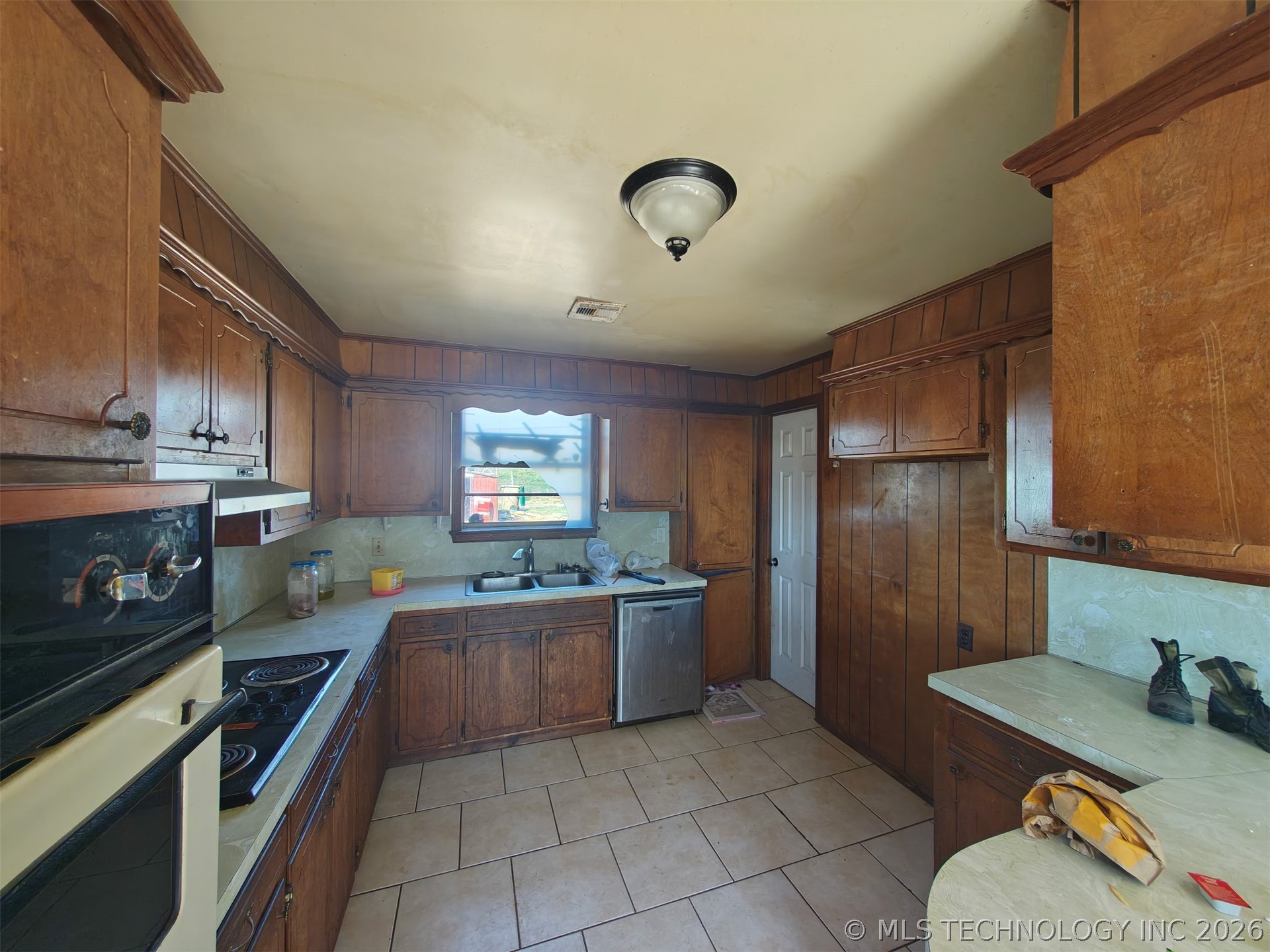 5791 W 1st Street Tulsa OK 74127