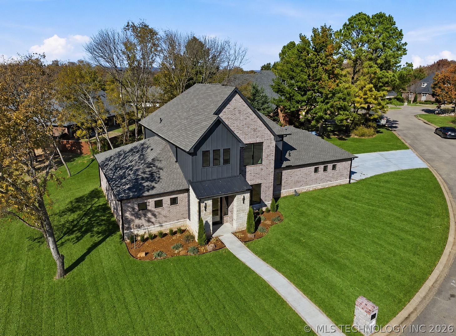 1937 S Surrey Court Bartlesville OK 74006