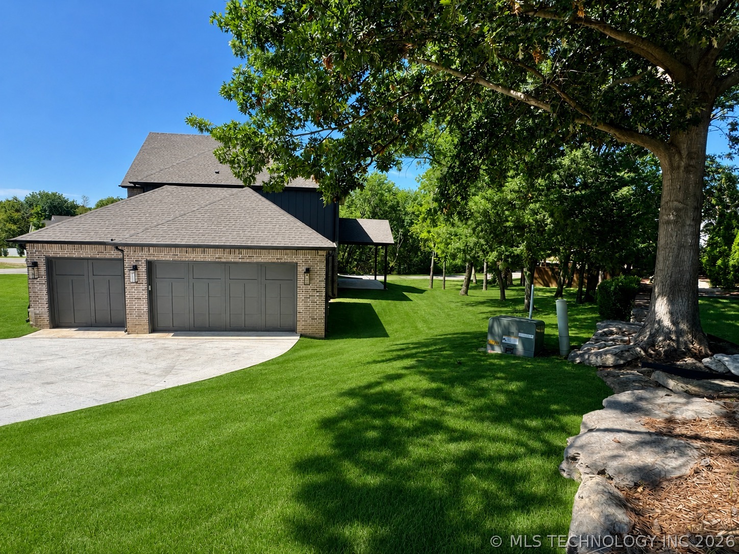 1937 S Surrey Court Bartlesville OK 74006