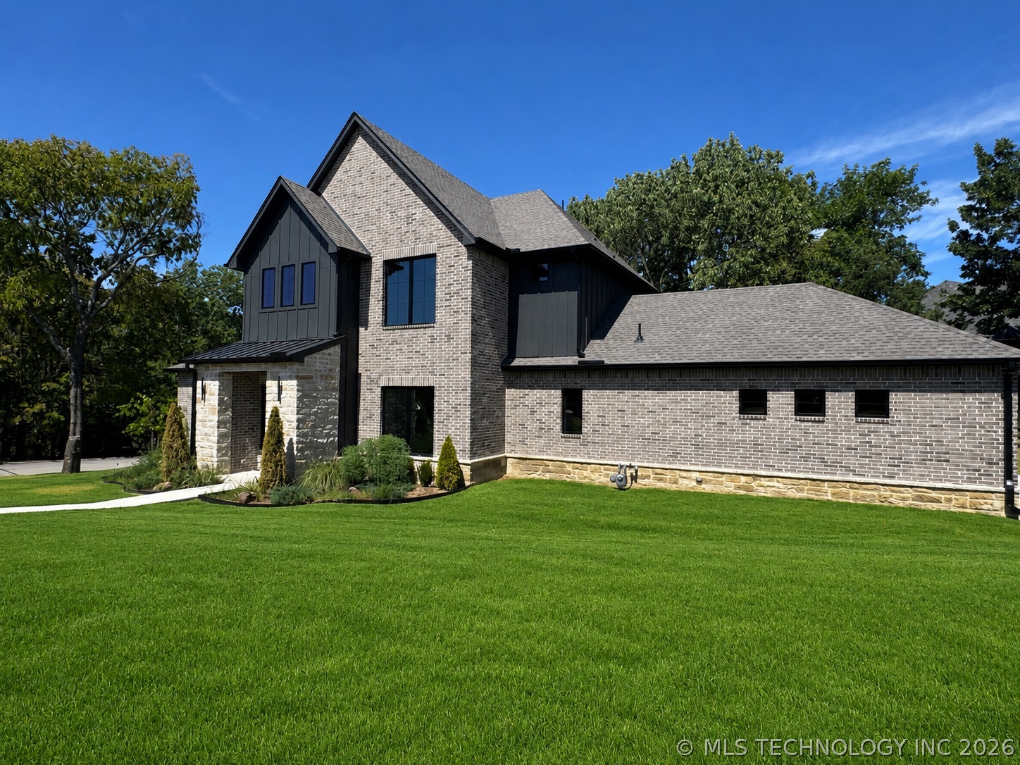 1937 S Surrey Court Bartlesville OK 74006