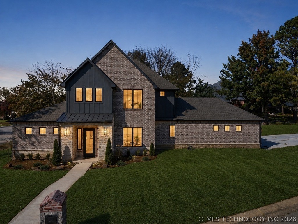 1937 S Surrey Court Bartlesville OK 74006