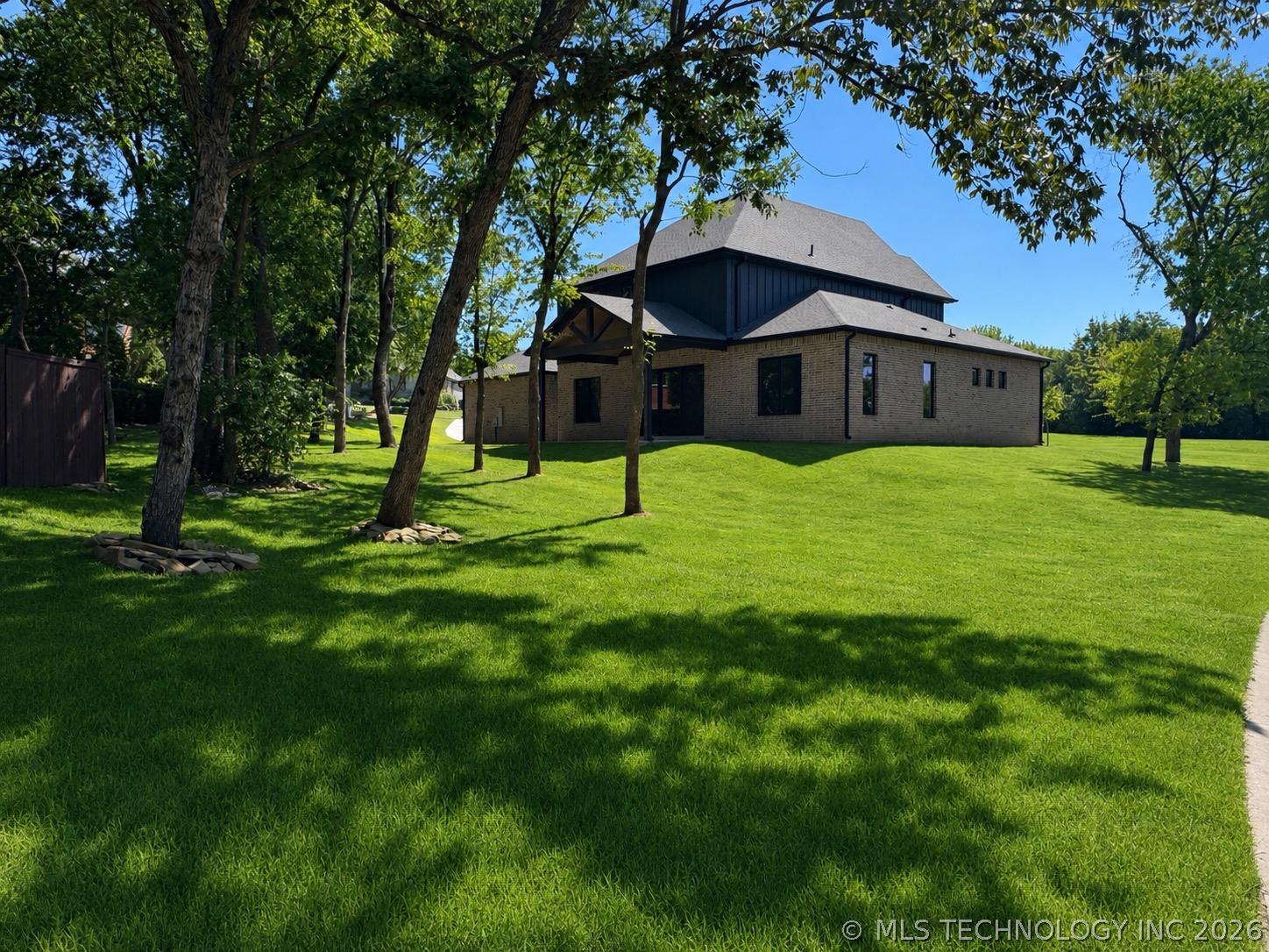 1937 S Surrey Court Bartlesville OK 74006