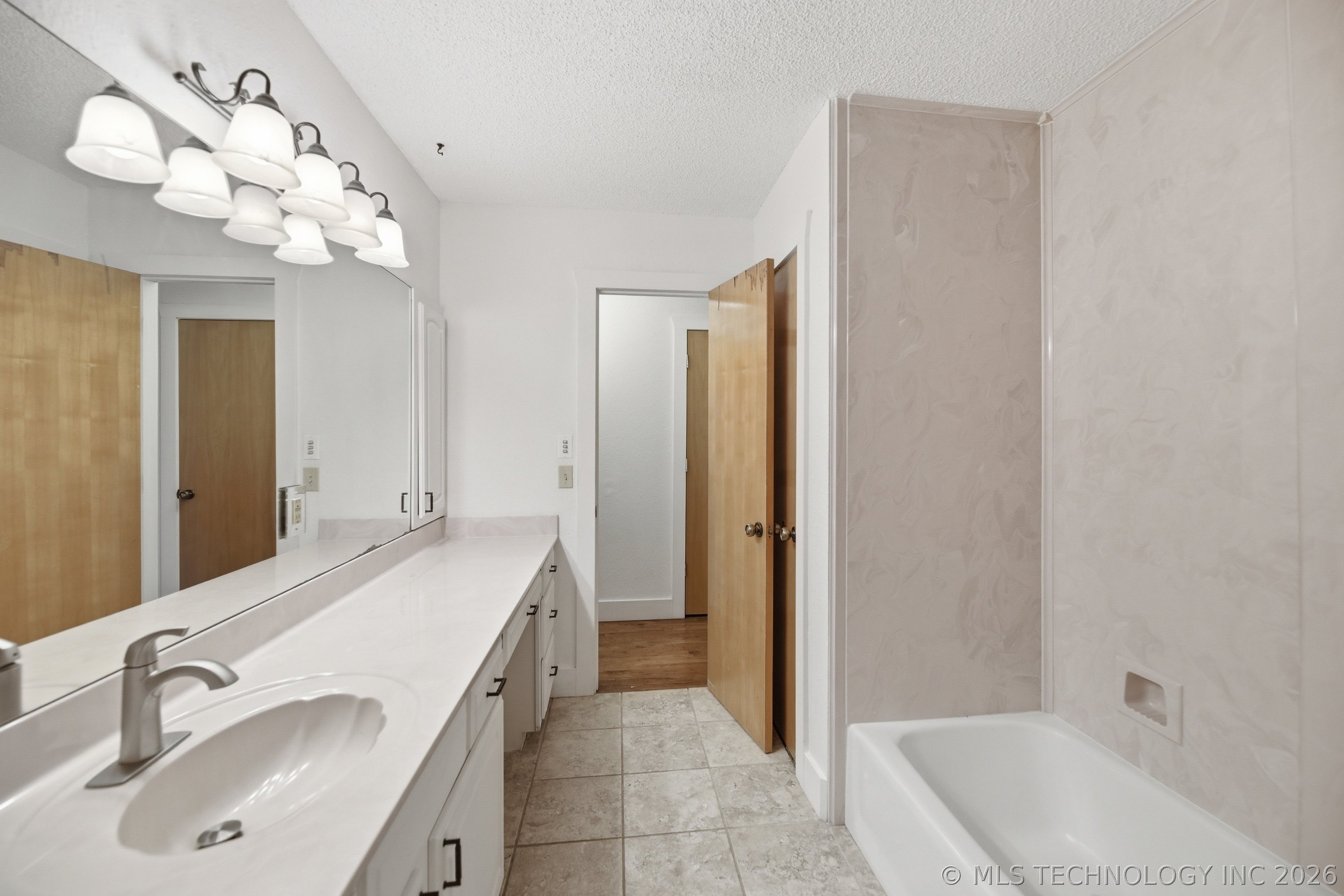 4817 E 25th Place Tulsa OK 74114