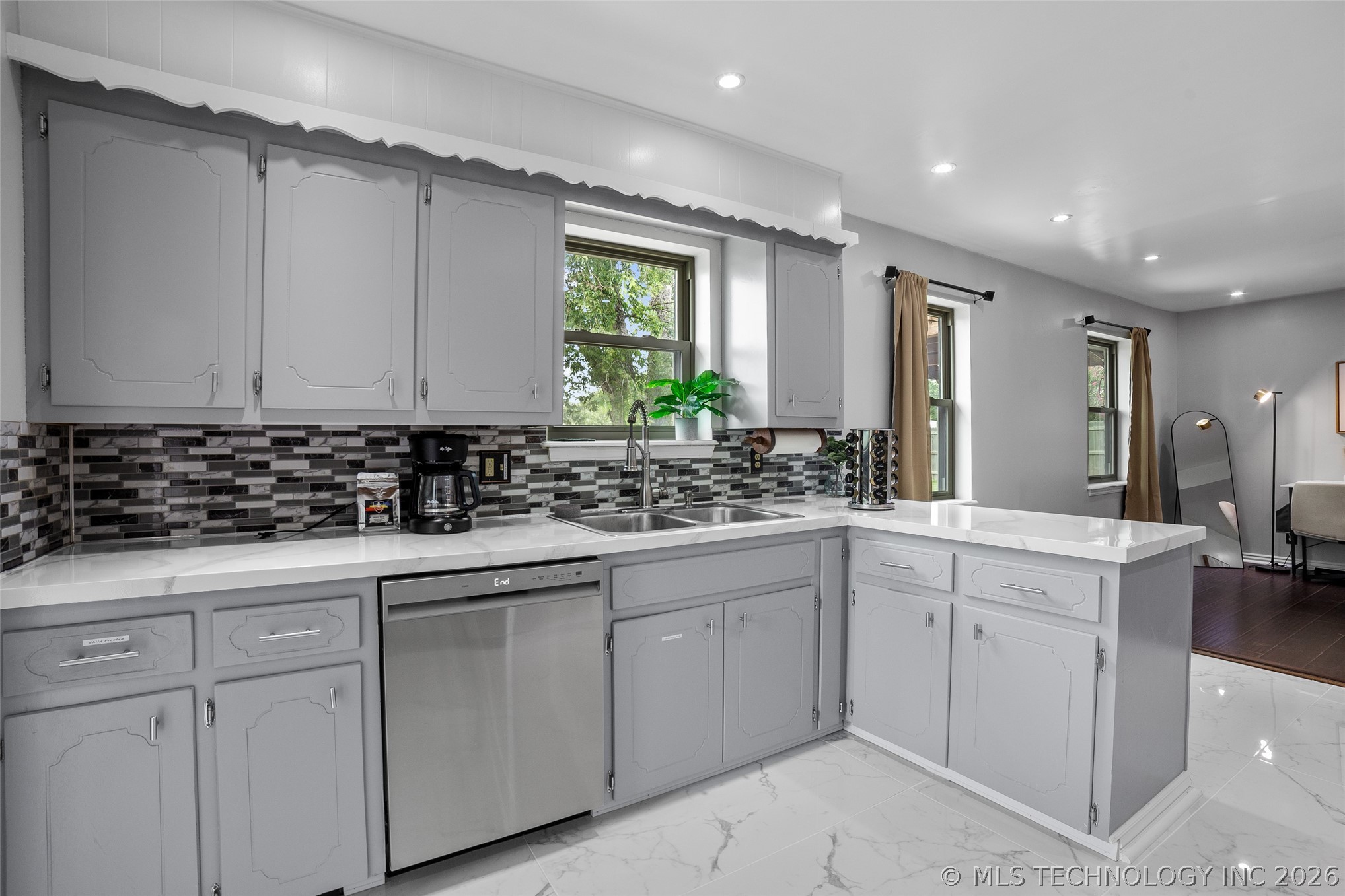 6525 E 56th Place Tulsa OK 74145