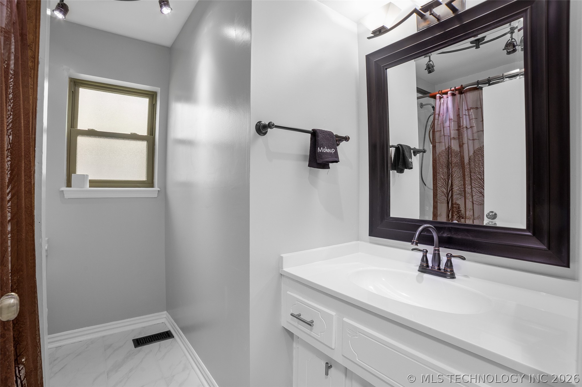 6525 E 56th Place Tulsa OK 74145