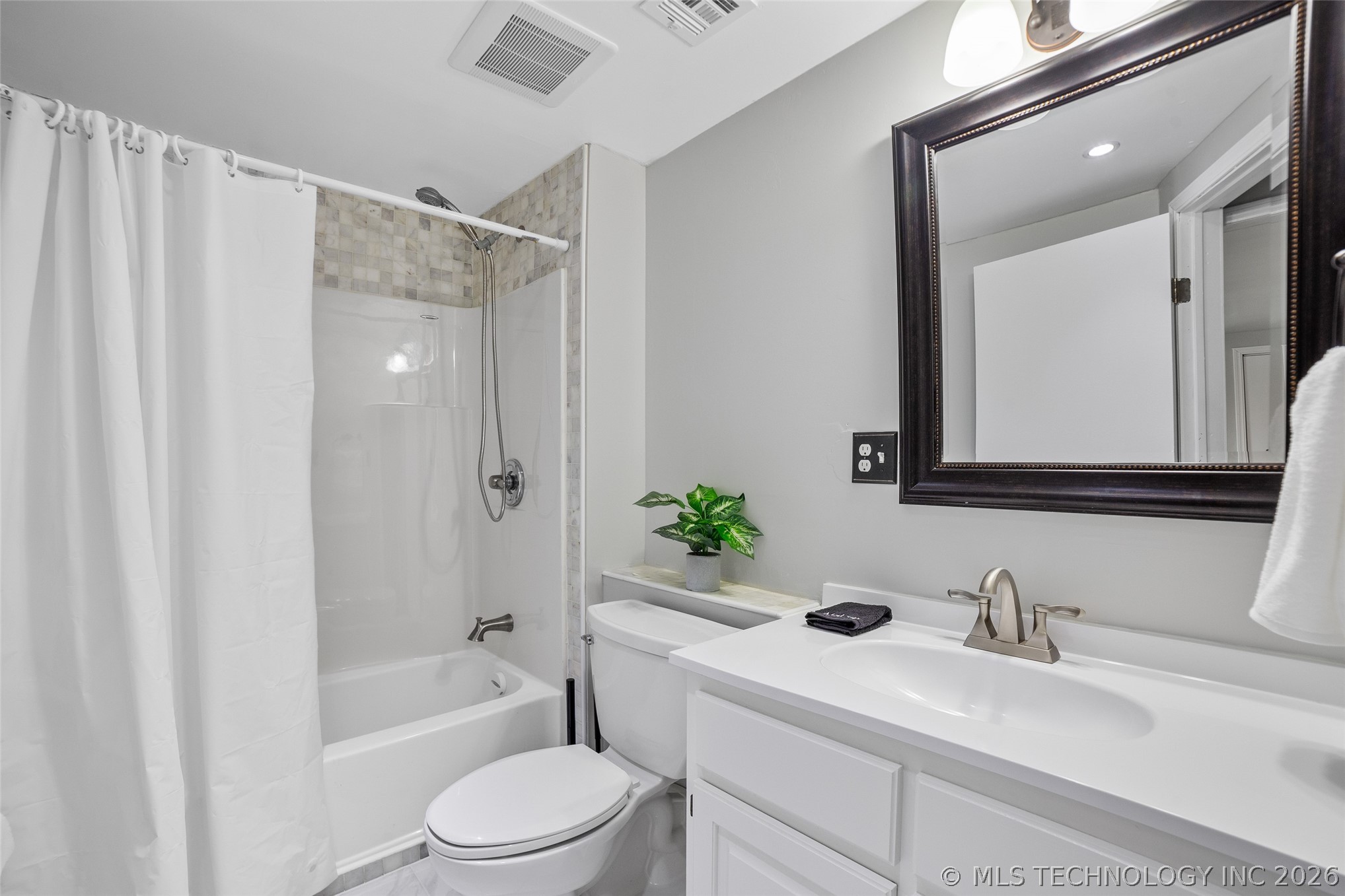 6525 E 56th Place Tulsa OK 74145