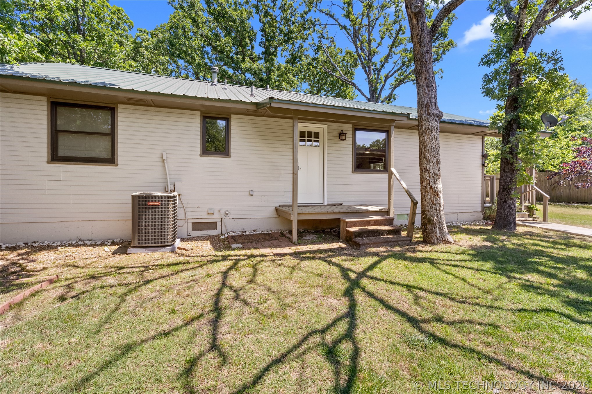 293 Kiamichi Eufaula OK 74432