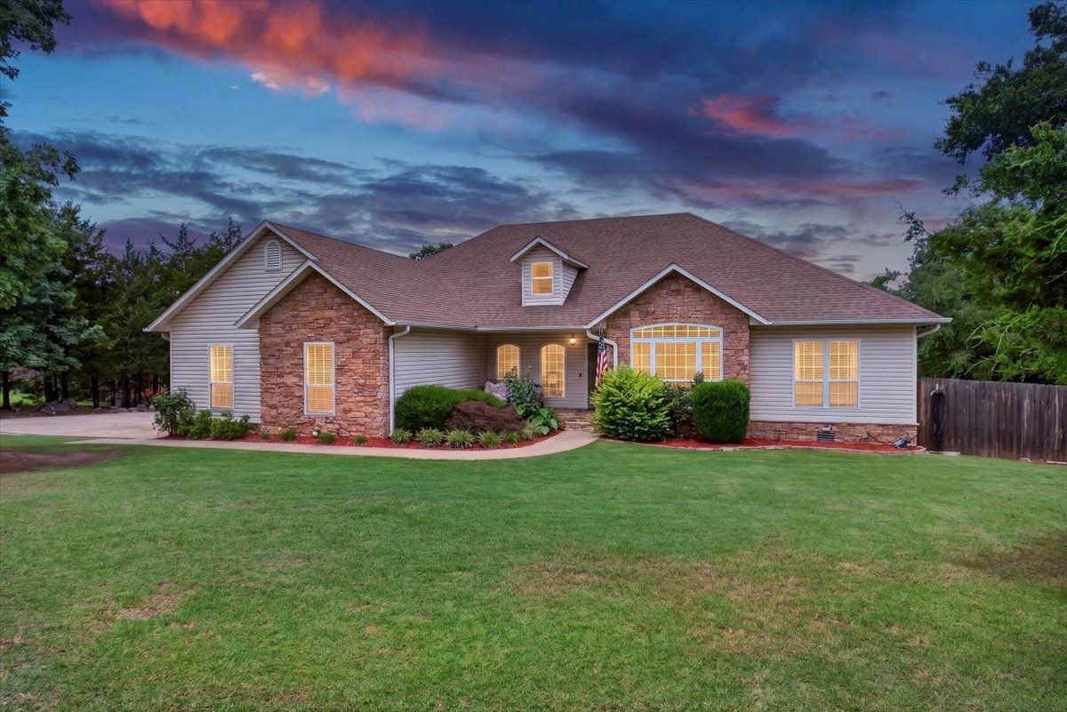 34800 Wolf Trail Wister OK 74966